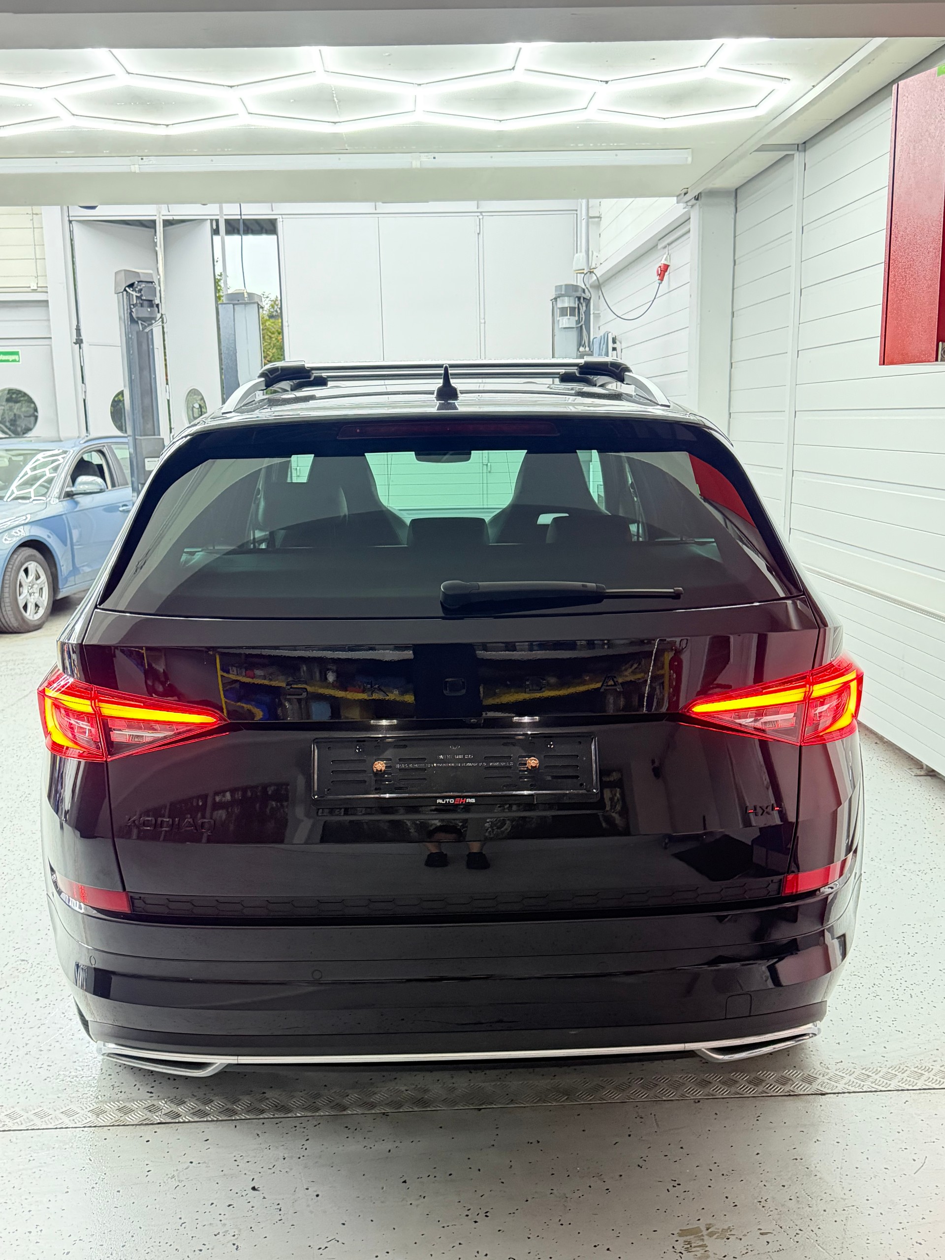 SKODA Kodiaq 2.0 TSI 4x4 SportLine-image-4