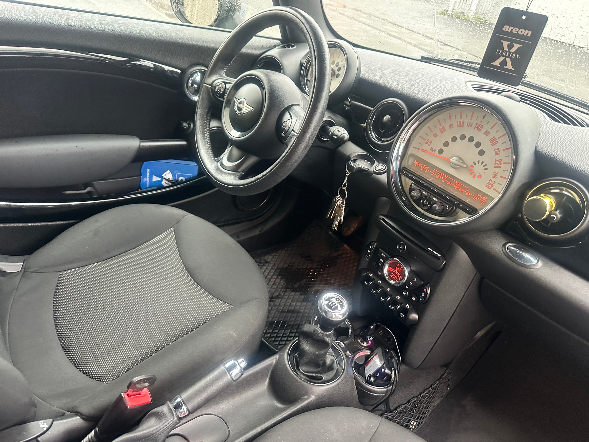 MINI One-image-15