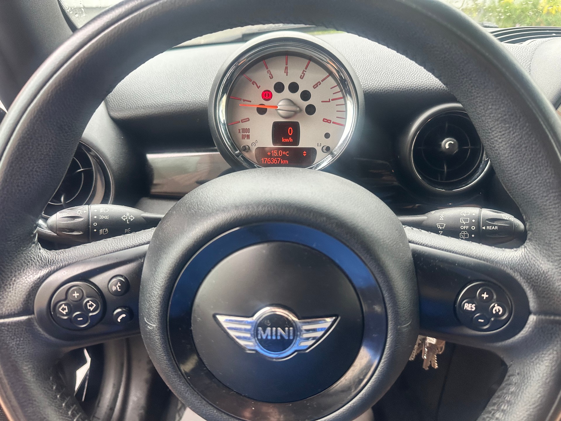 MINI One-image-10