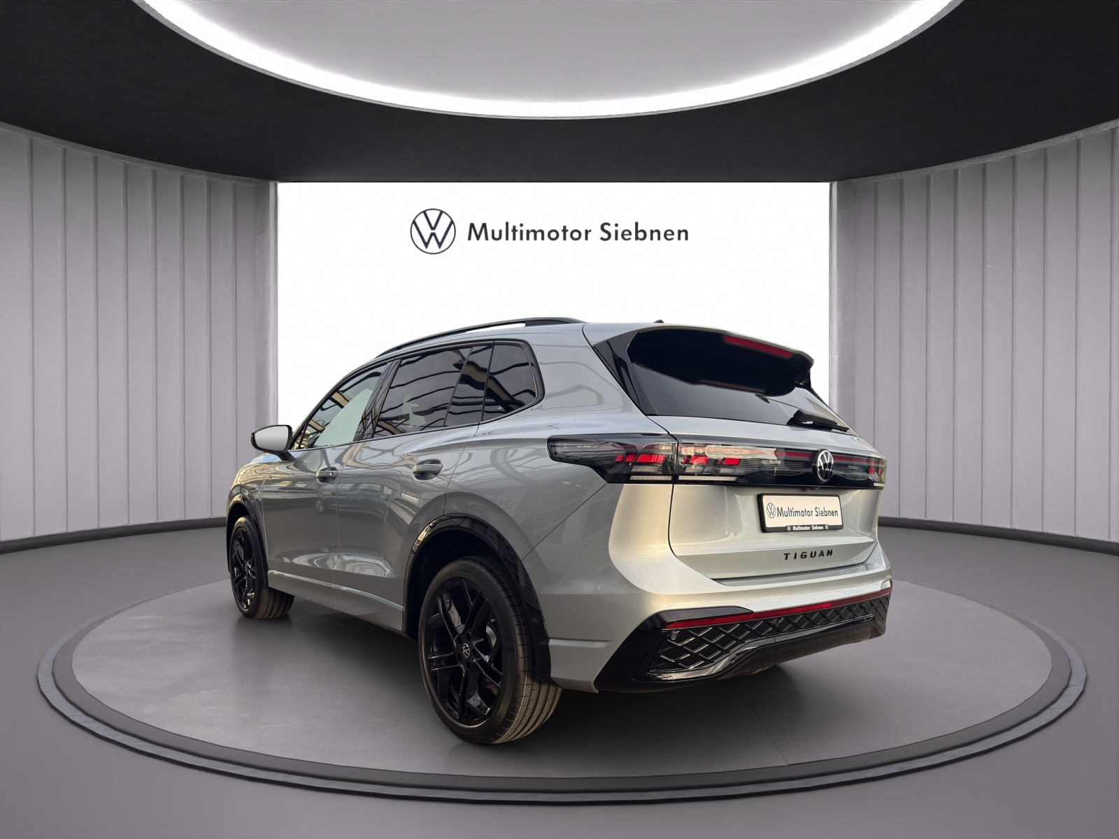 VW Tiguan 2.0 TSI DSG R-Line Plus 4Motion-image-2