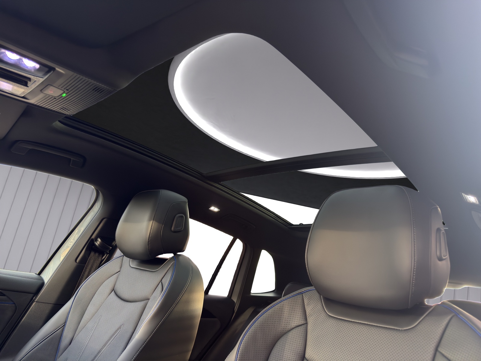 VW Tiguan 2.0 TSI DSG R-Line Plus 4Motion-image-11