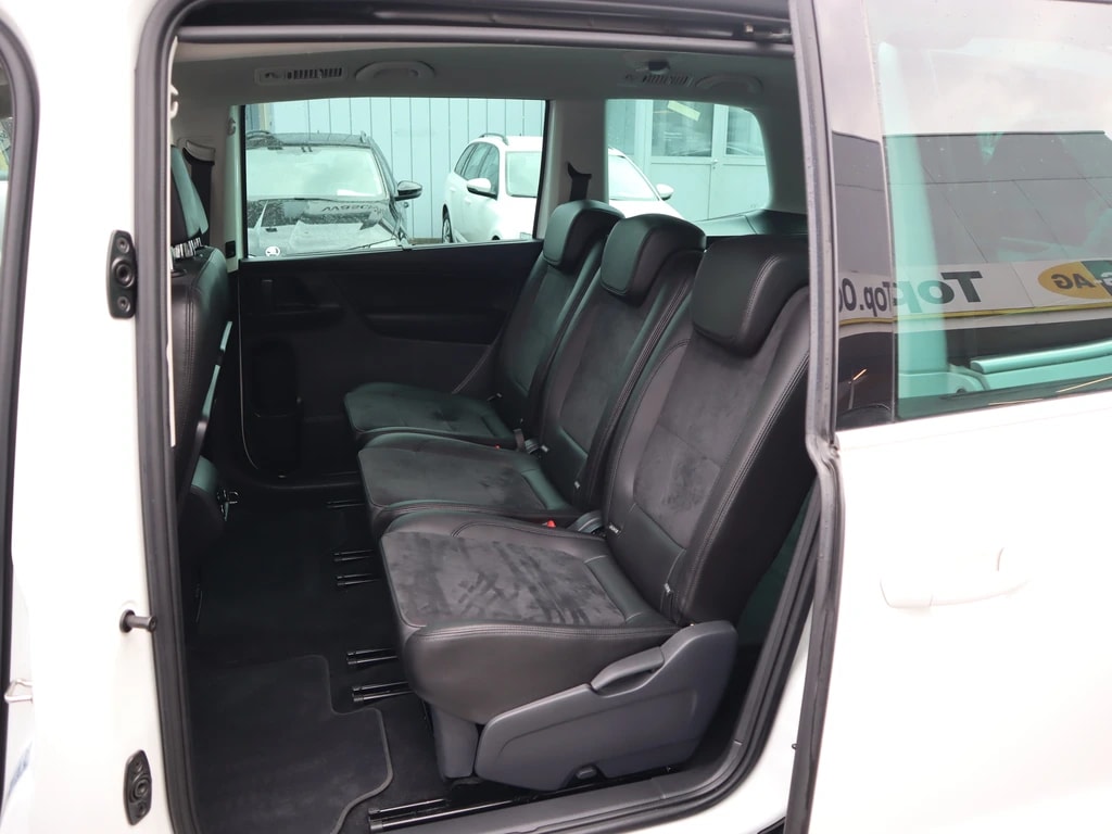 VW Sharan 2.0 TDI BMT Highline 4Motion DSG ** Alcantara-Leder ** Gr-Navi ** RF-Kamera ** ACC ** Totwinkel-Assistent ** Ab MFK-image-7