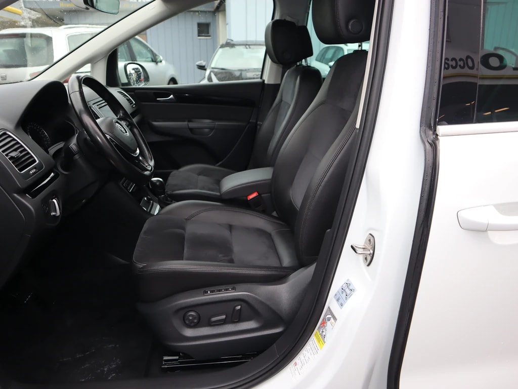 VW Sharan 2.0 TDI BMT Highline 4Motion DSG ** Alcantara-Leder ** Gr-Navi ** RF-Kamera ** ACC ** Totwinkel-Assistent ** Ab MFK-image-12