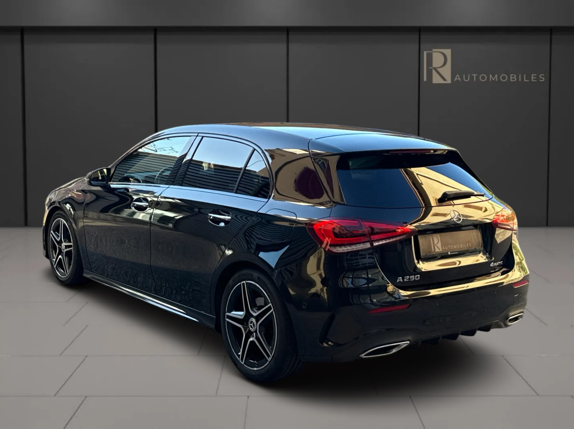 MERCEDES-BENZ A 250 4Matic AMG Line 4Matic 7G-DCT-image-5