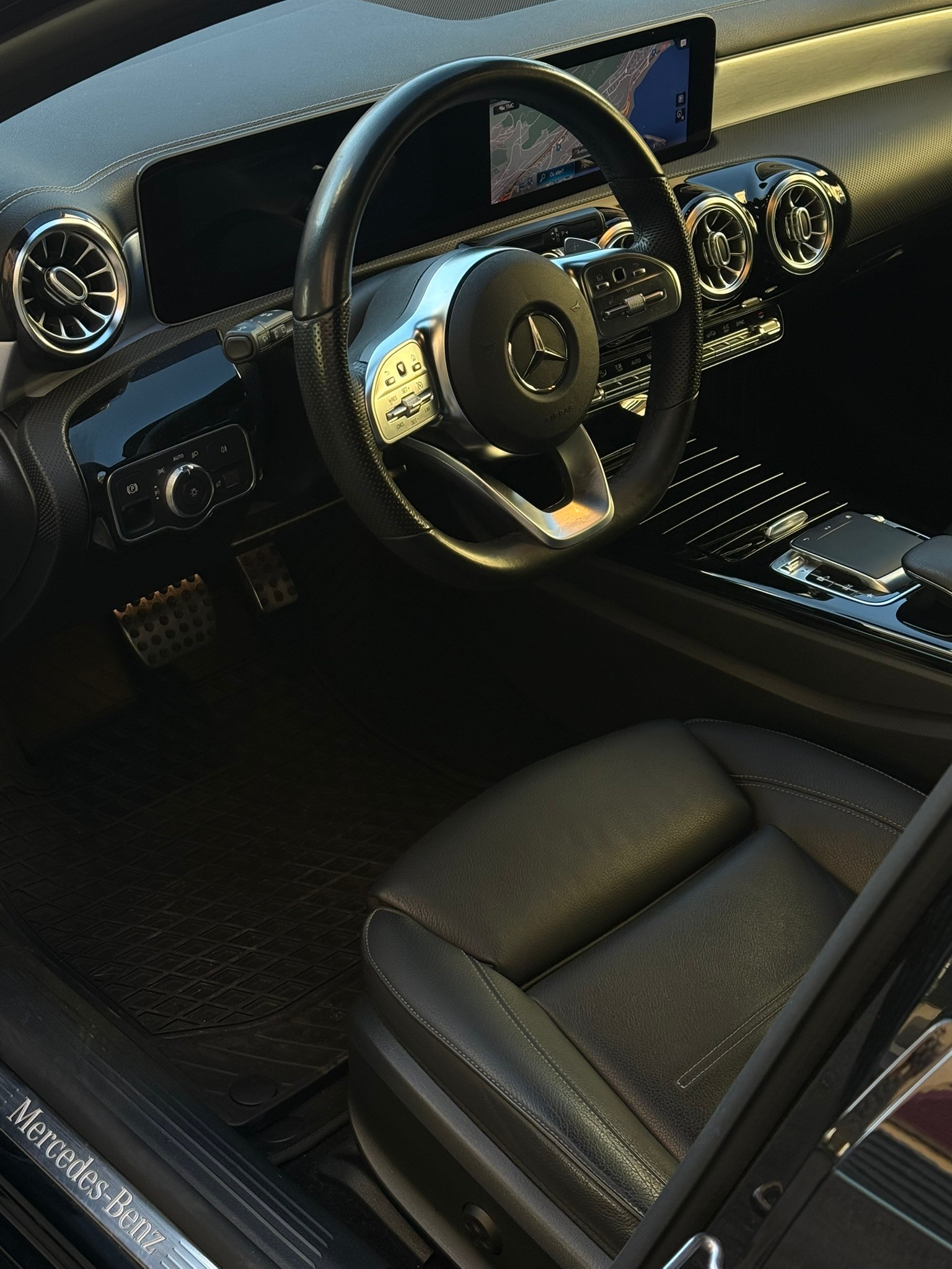 MERCEDES-BENZ A 250 4Matic AMG Line 4Matic 7G-DCT-image-8
