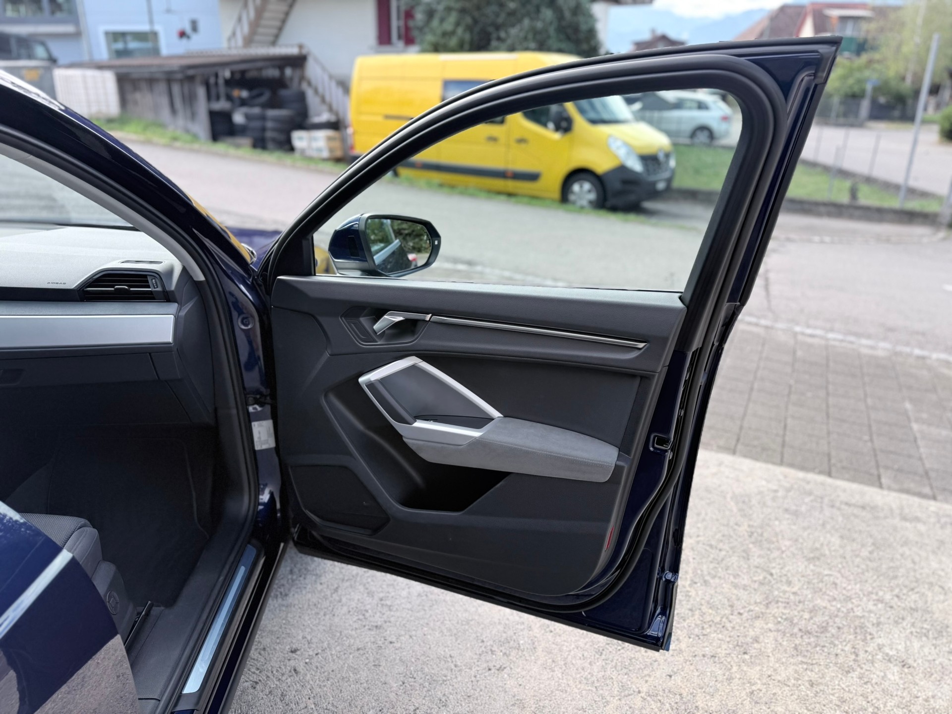AUDI Q3 35 TFSI advanced S-tronic-image-13