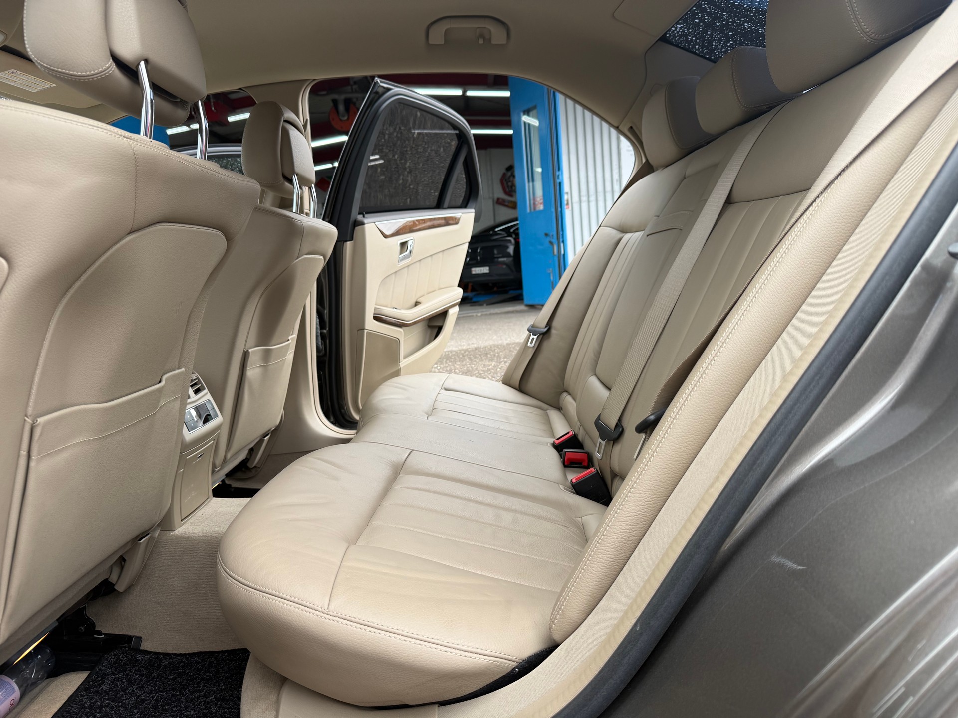 MERCEDES-BENZ E 350 Avantgarde 4Matic 7G-Tronic-image-6