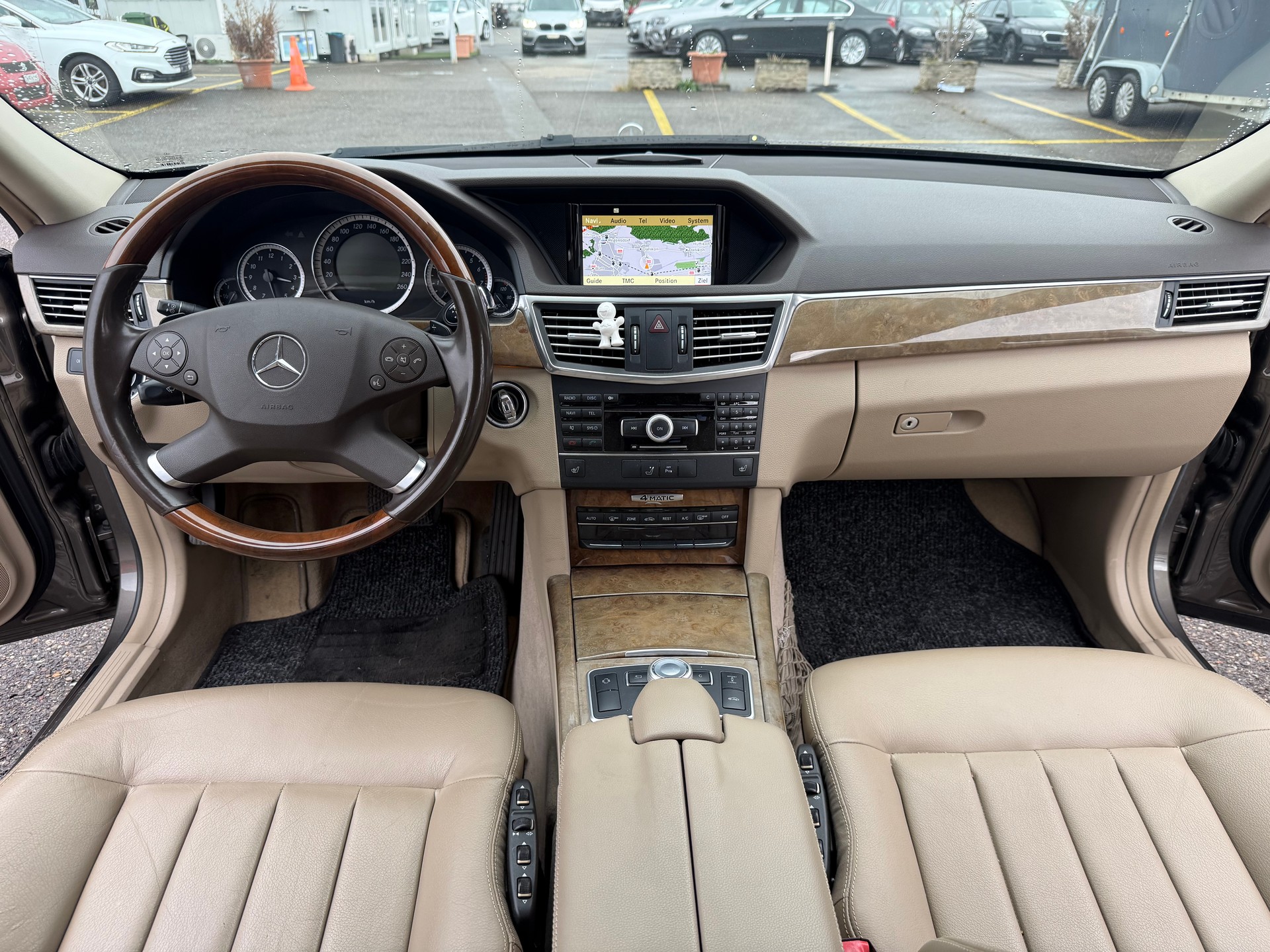 MERCEDES-BENZ E 350 Avantgarde 4Matic 7G-Tronic-image-3