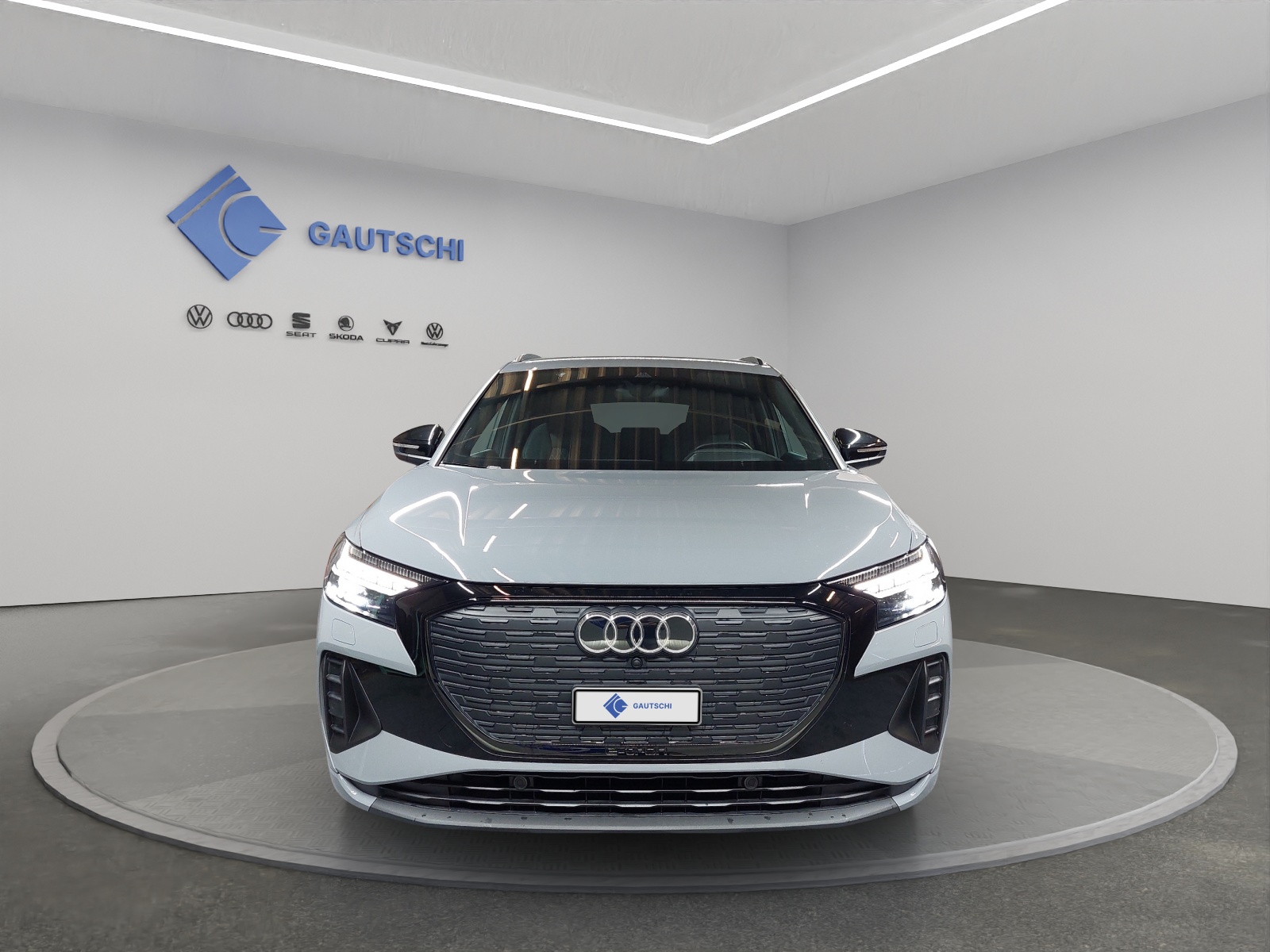 AUDI Q4 e-tron 45 quattro-image-4