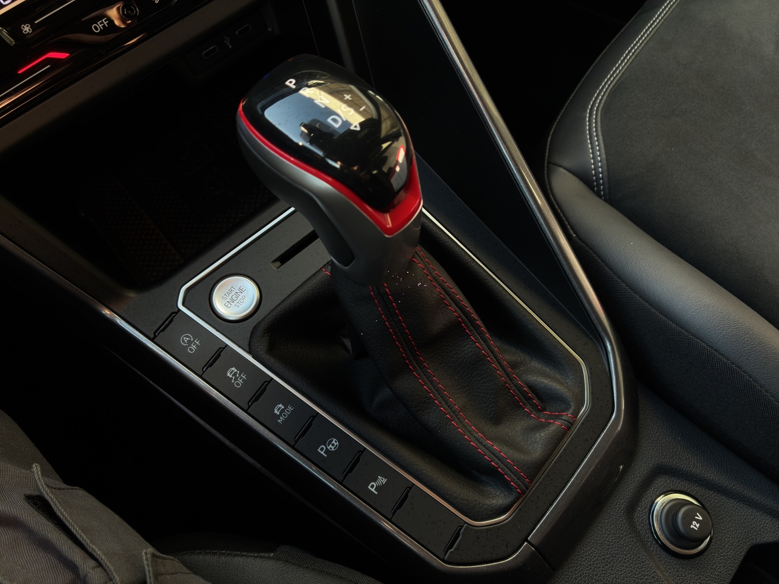 VW Polo 2.0 TSI GTI DSG-image-18