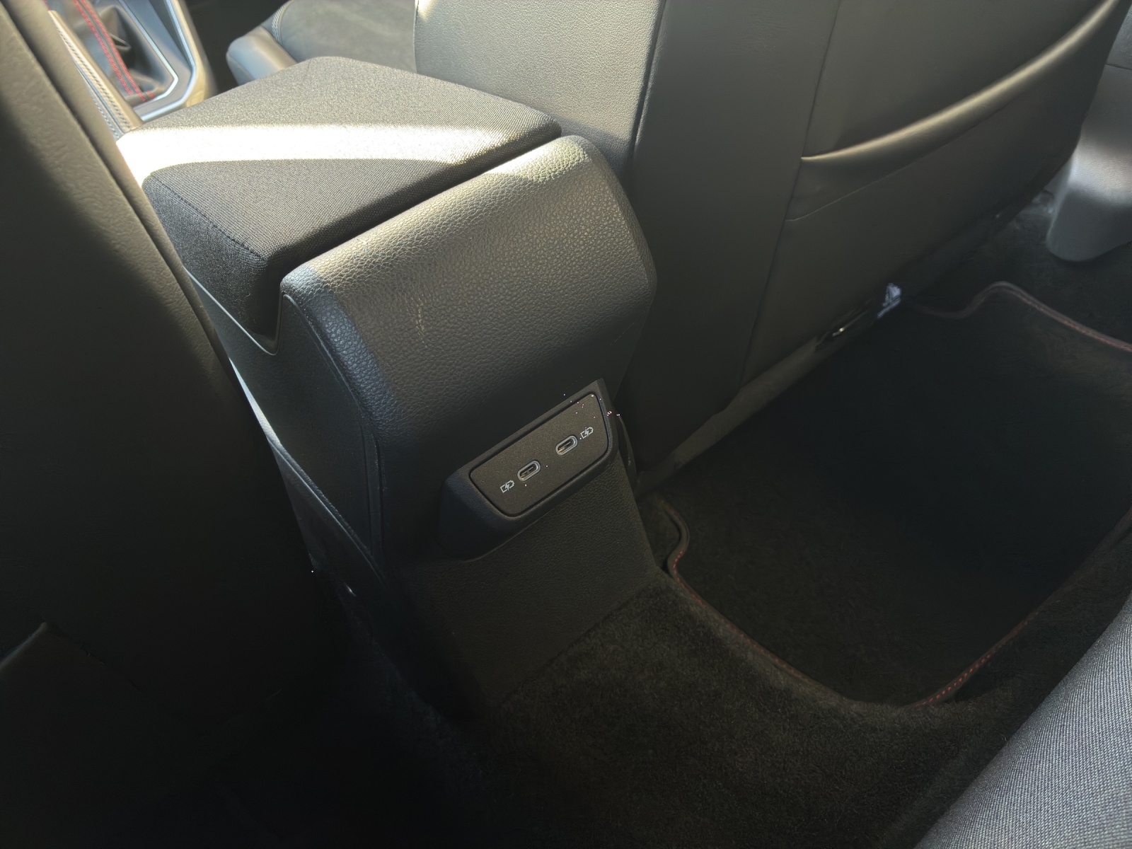 VW Polo 2.0 TSI GTI DSG-image-17