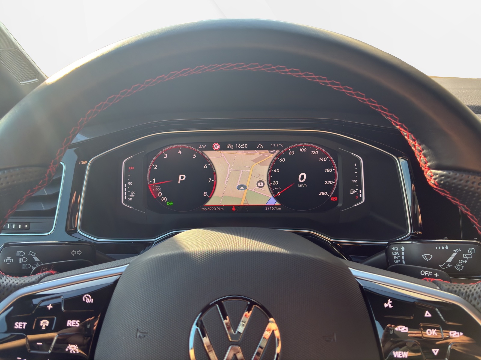 VW Polo 2.0 TSI GTI DSG-image-15