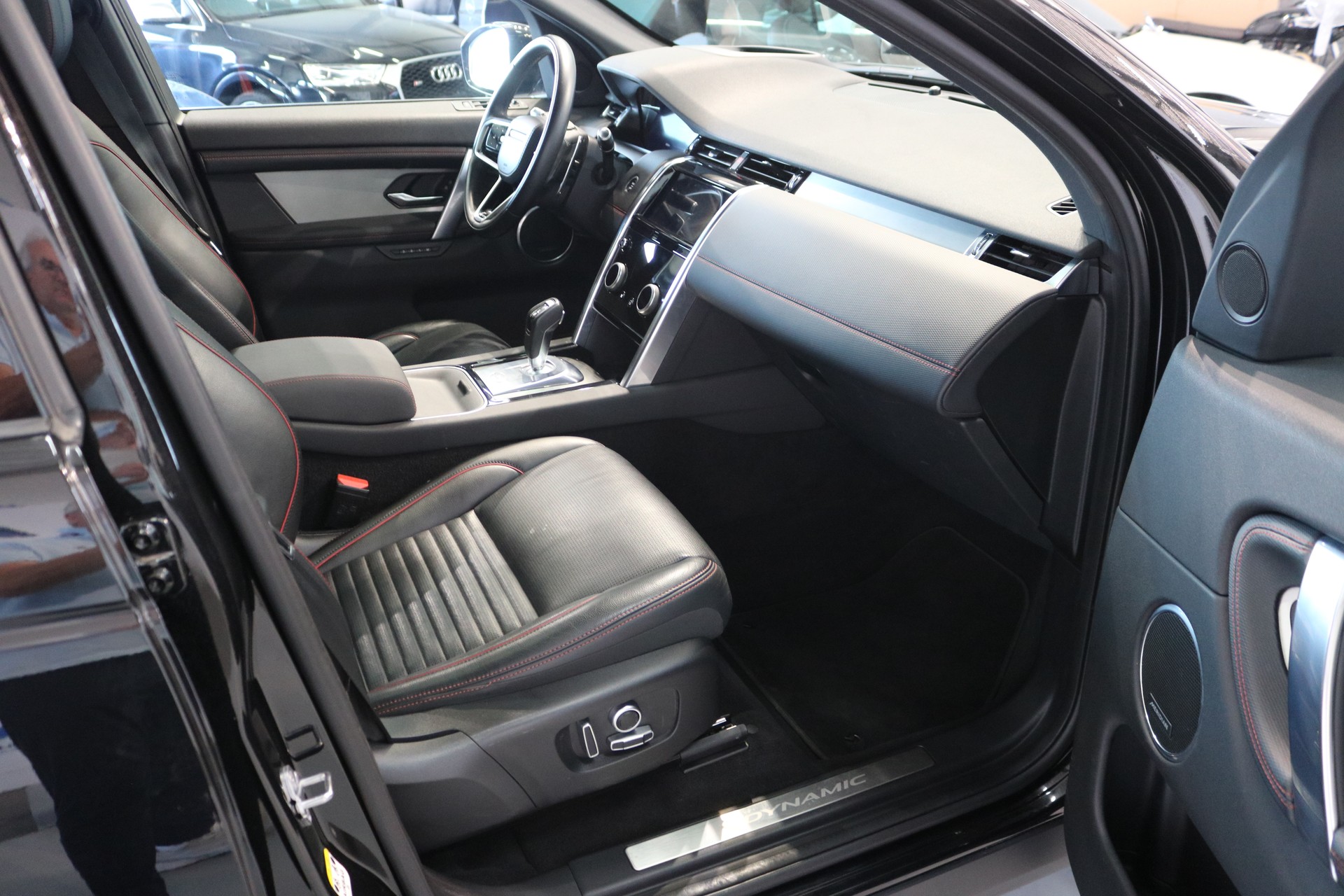 LAND ROVER Discovery Sport R Dyn P250 2.0 Si4 MHEV HSE AT9-image-56