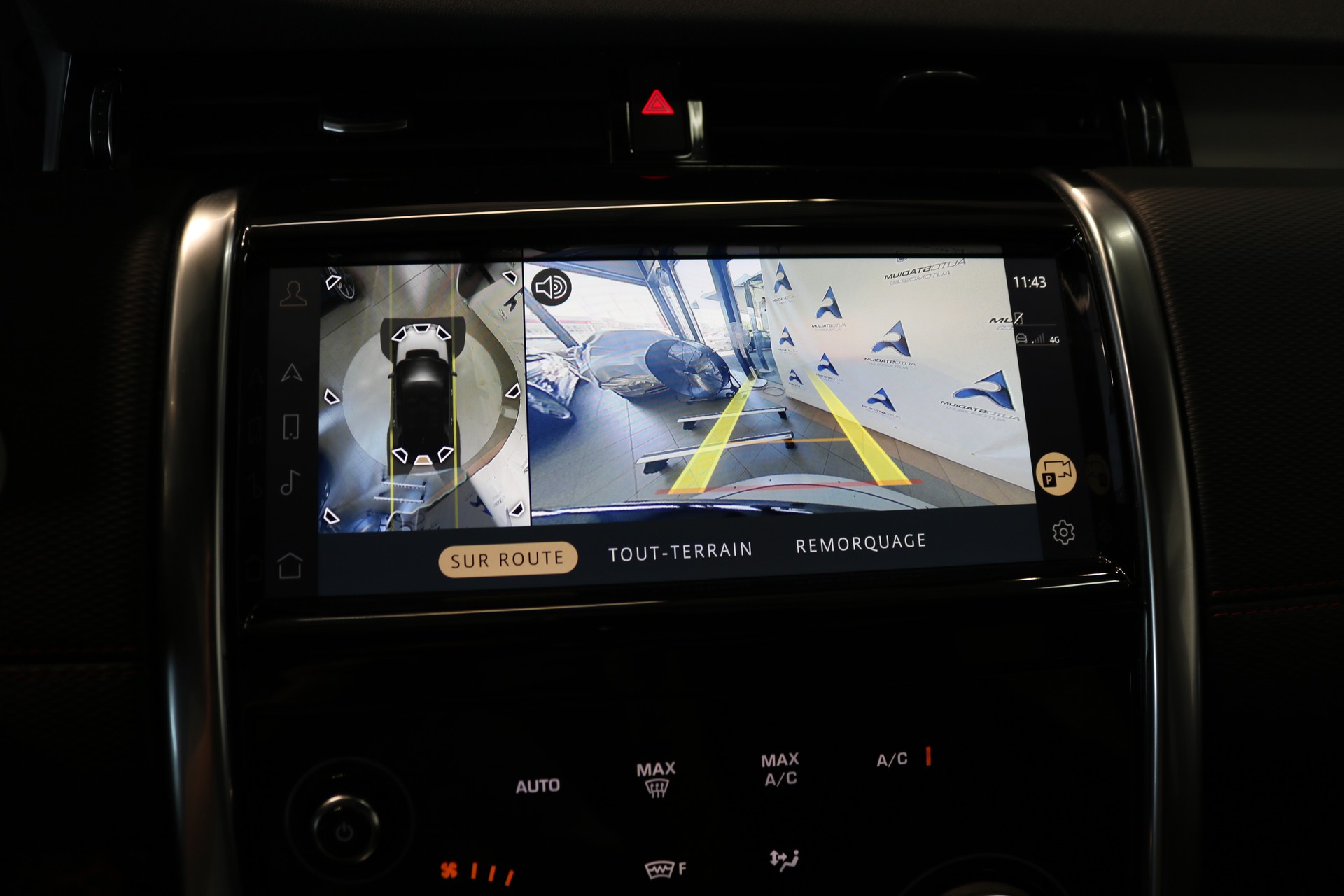 LAND ROVER Discovery Sport R Dyn P250 2.0 Si4 MHEV HSE AT9-image-40