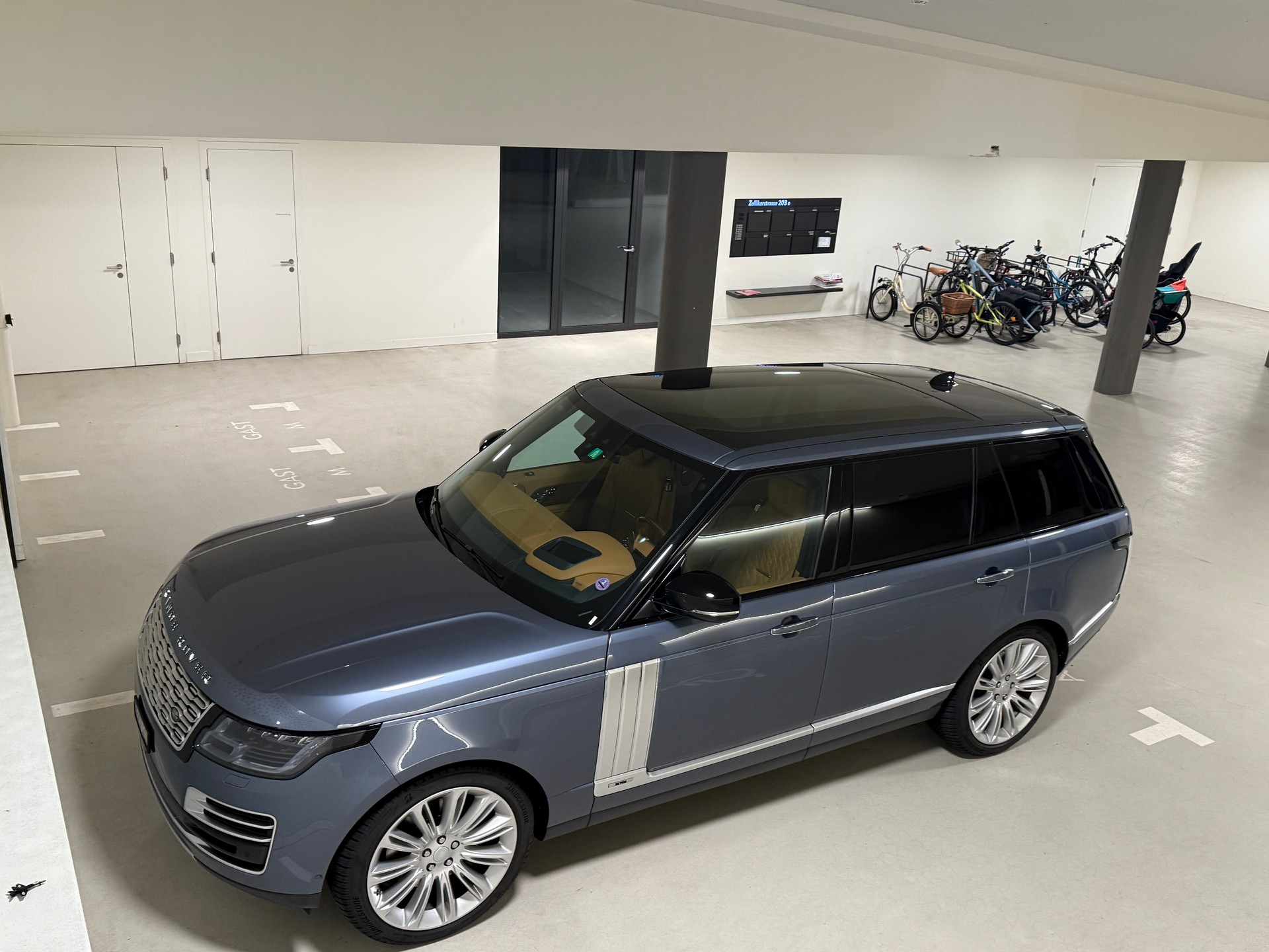 LAND ROVER 5.0 V8 SC SV Autobiography LWB-image-0