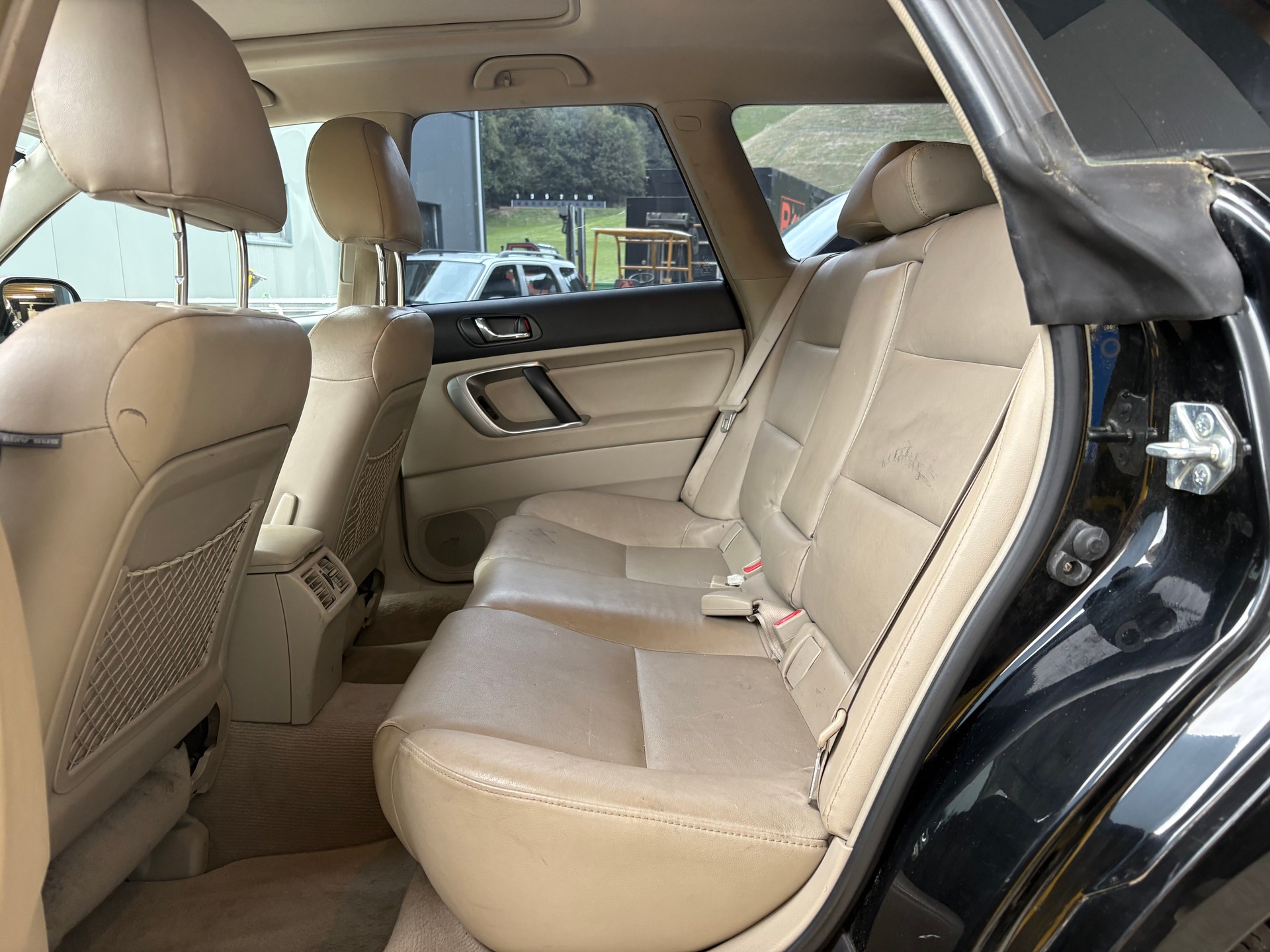 SUBARU Outback 3.0R AWD Swiss Automatic-image-8