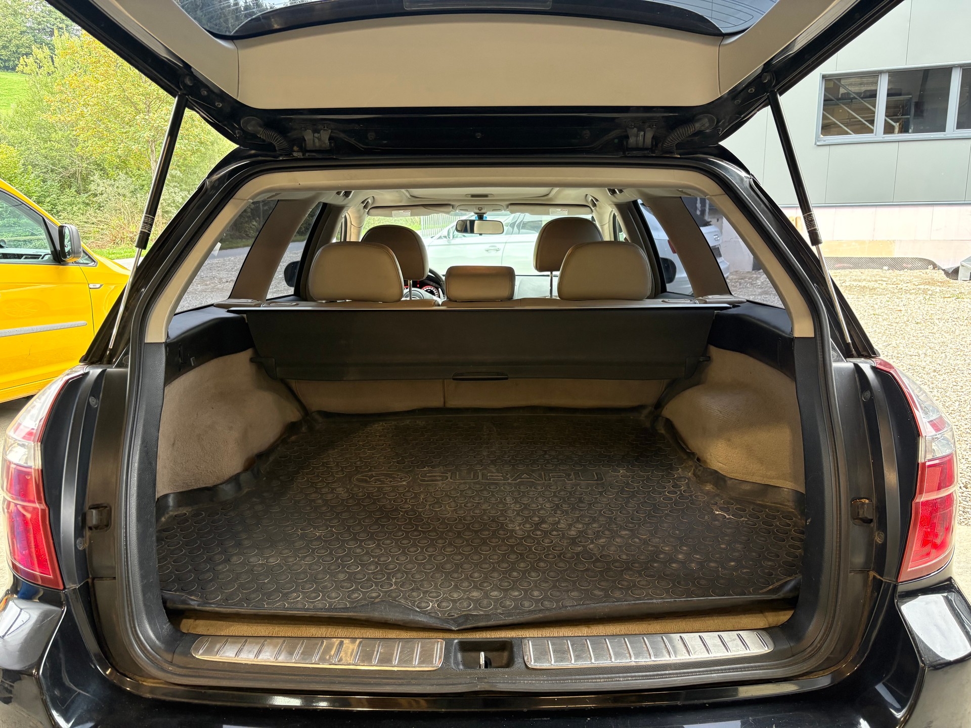 SUBARU Outback 3.0R AWD Swiss Automatic-image-10