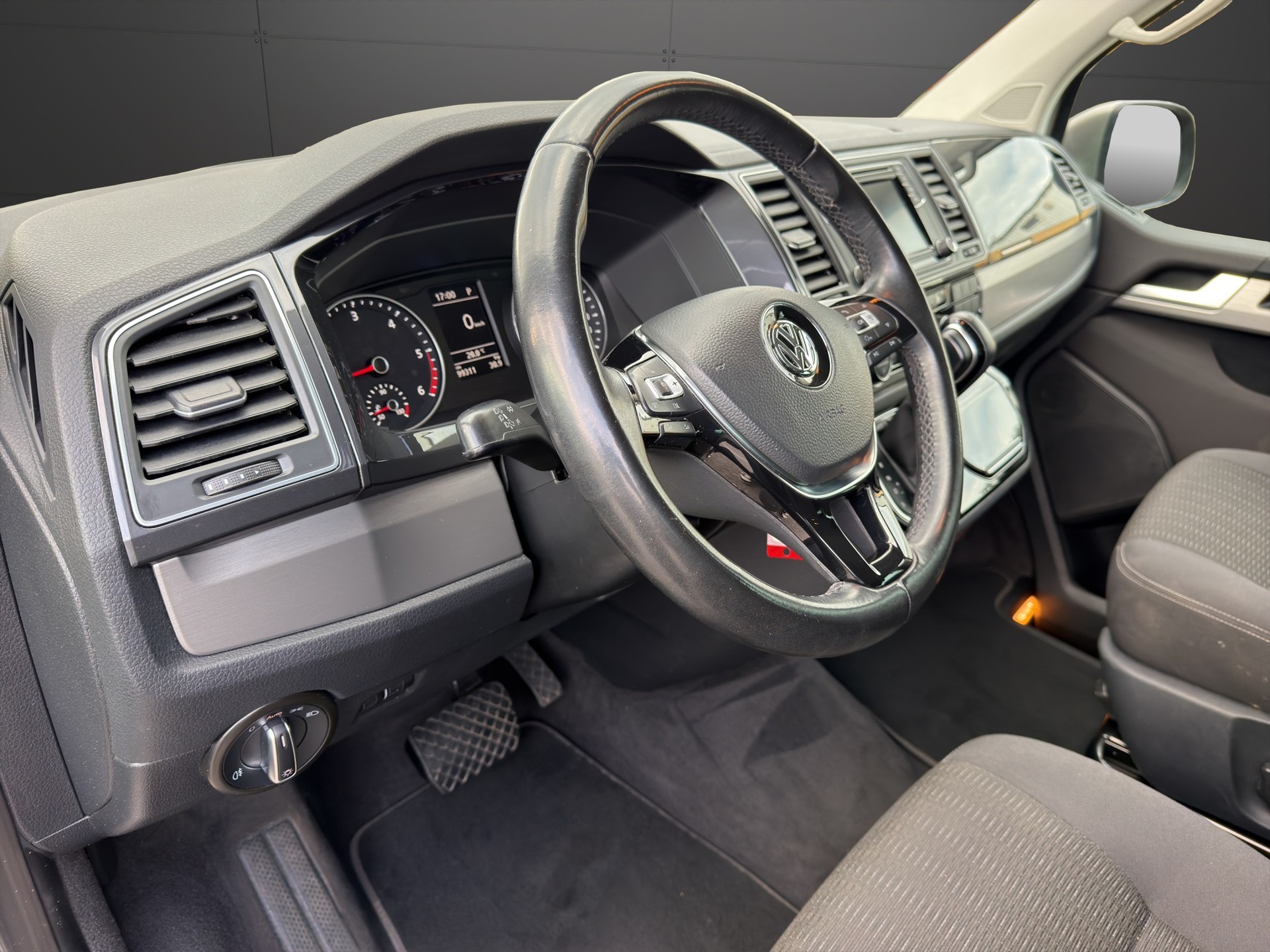 VW T6 Multivan 2.0 Bi-TDI 199PS Comfortline 4Motion DSG-image-17