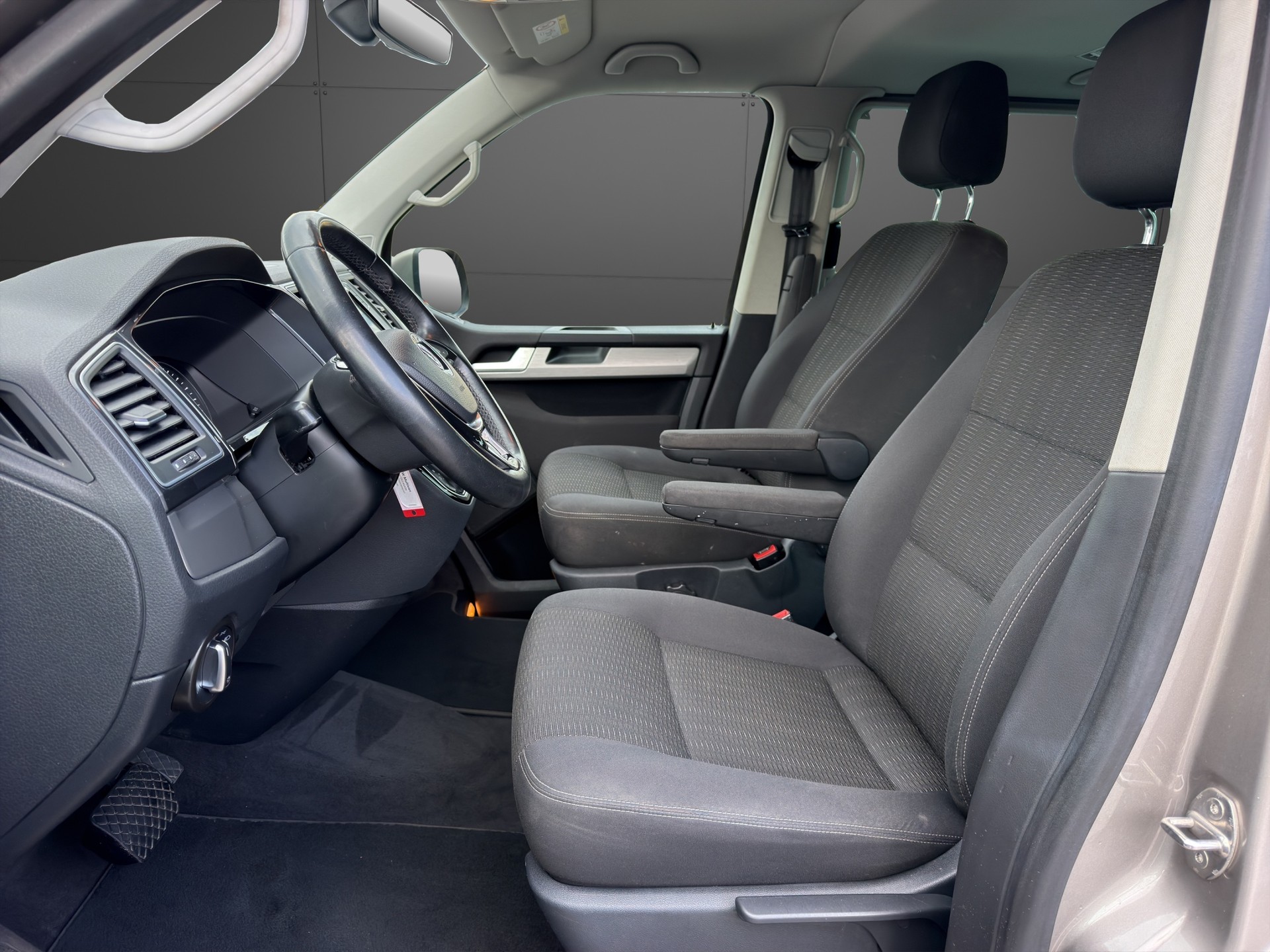 VW T6 Multivan 2.0 Bi-TDI 199PS Comfortline 4Motion DSG-image-18