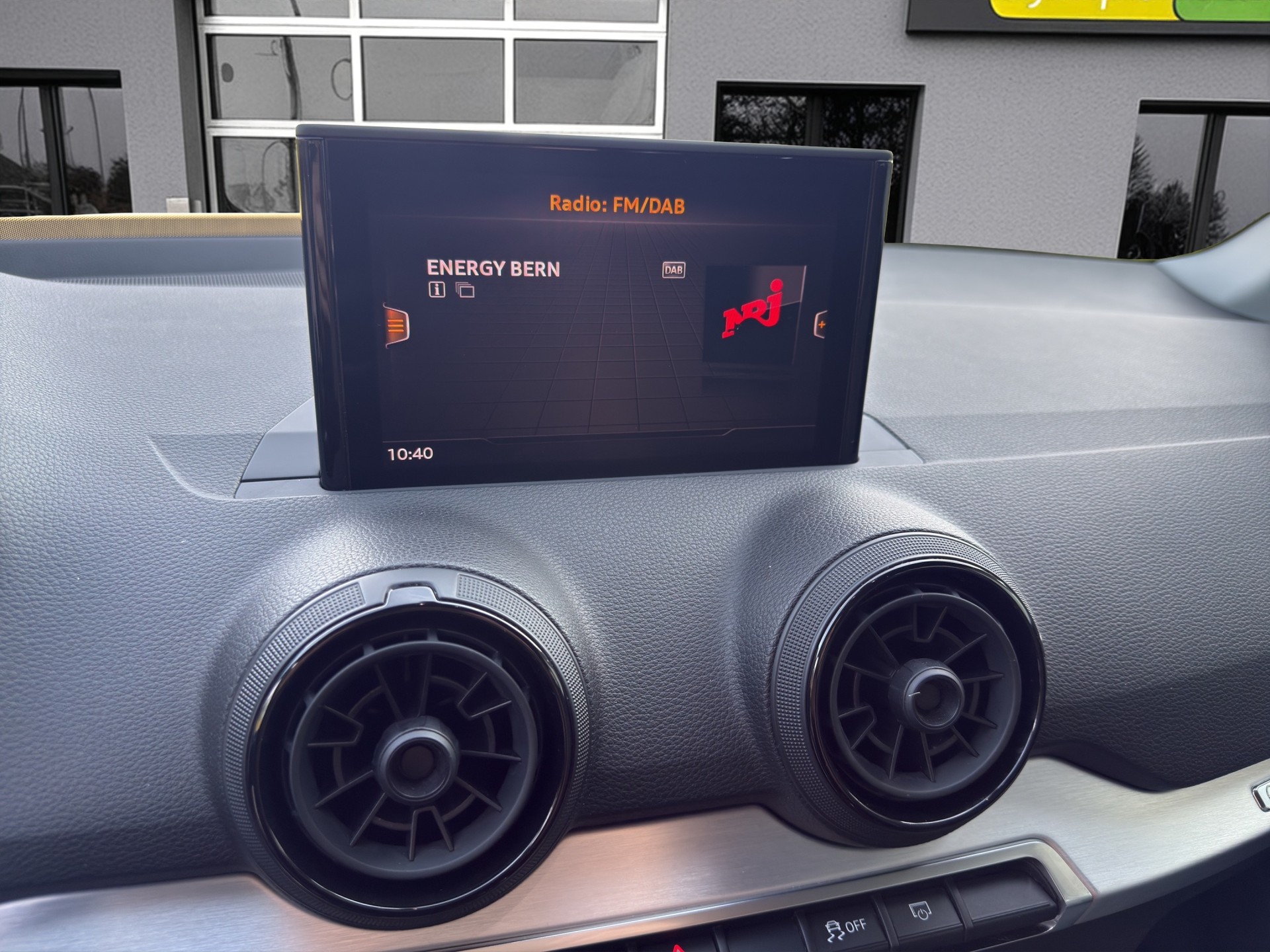 AUDI Q2 1.4 TFSI sport-image-17