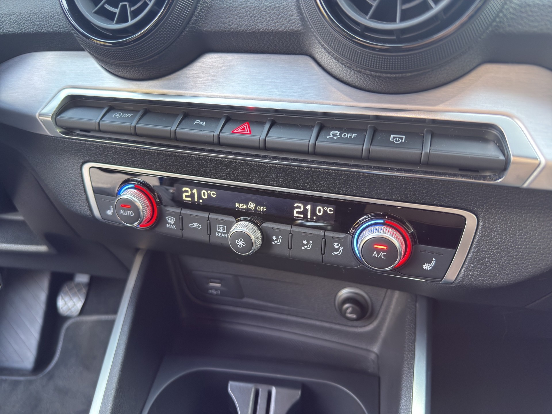 AUDI Q2 1.4 TFSI sport-image-18