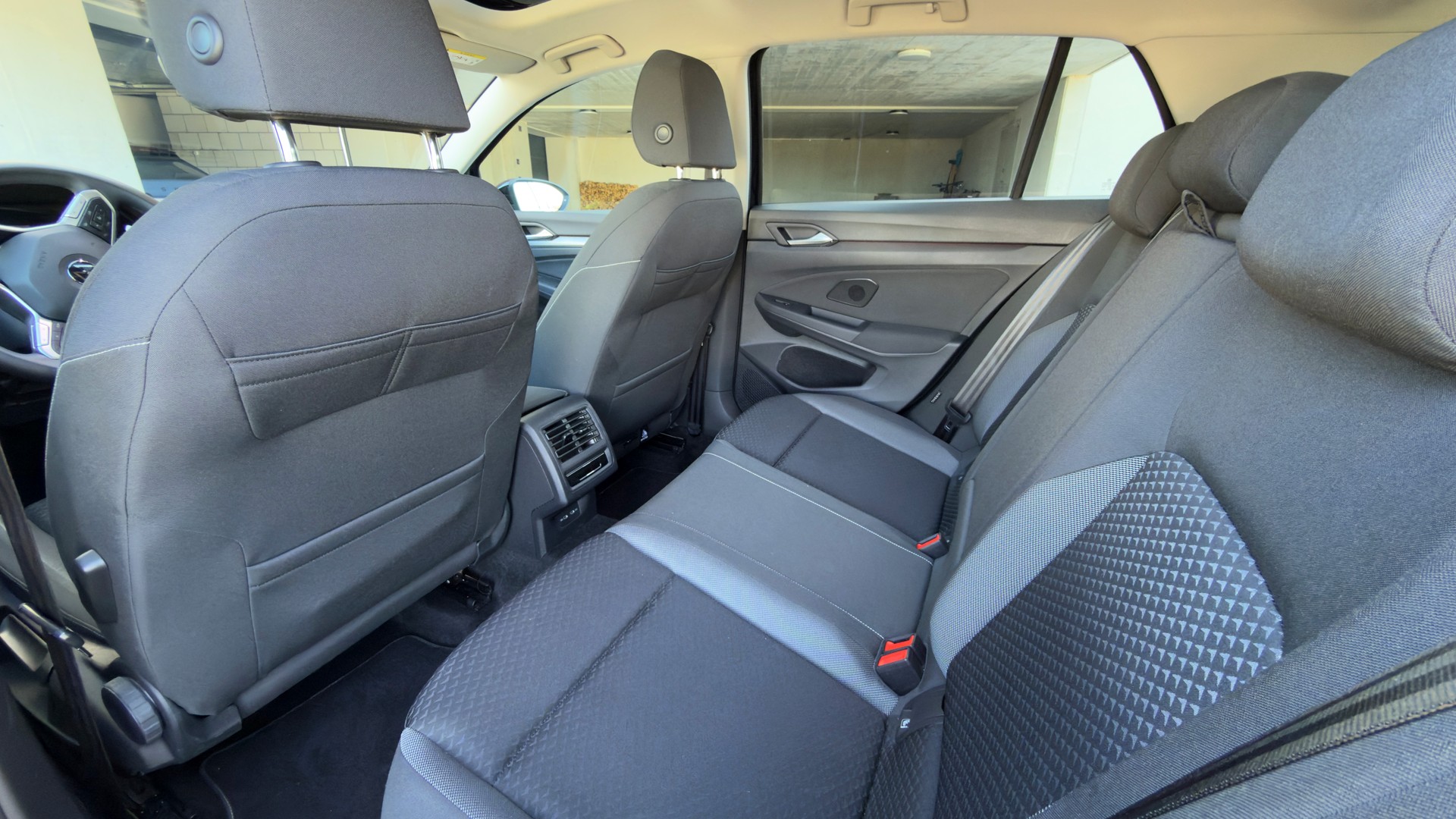 VW 2.0 TDI Life DSG-image-5