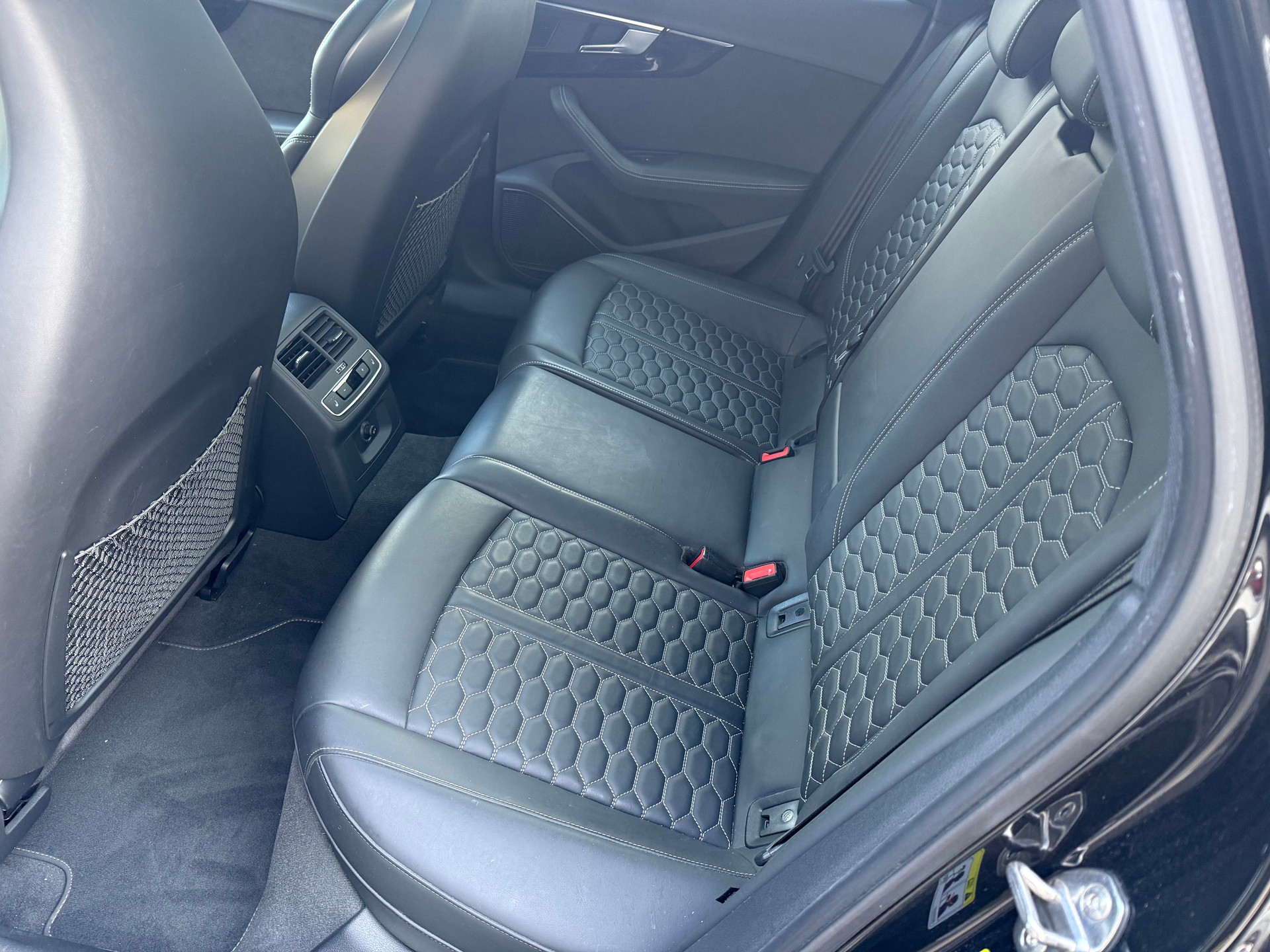 AUDI RS4 Avant 2.9 TFSI quattro tiptronic-image-10