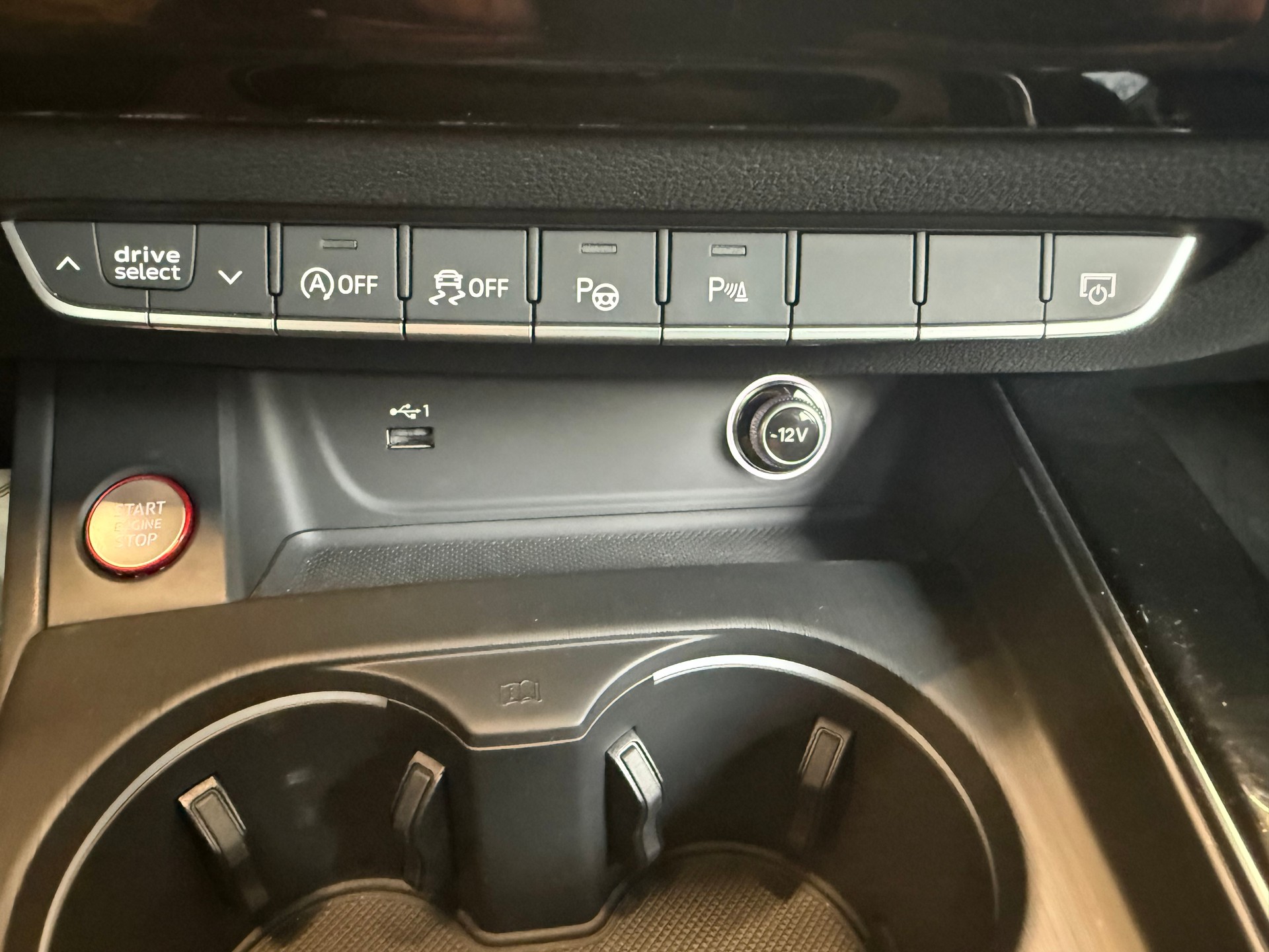 AUDI RS4 Avant 2.9 TFSI quattro tiptronic-image-28