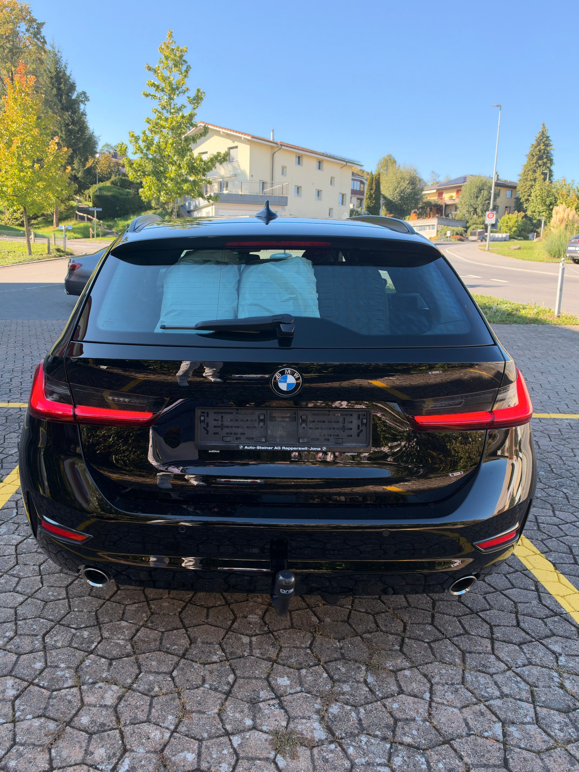 BMW 320d xDrive Touring Steptronic-image-4
