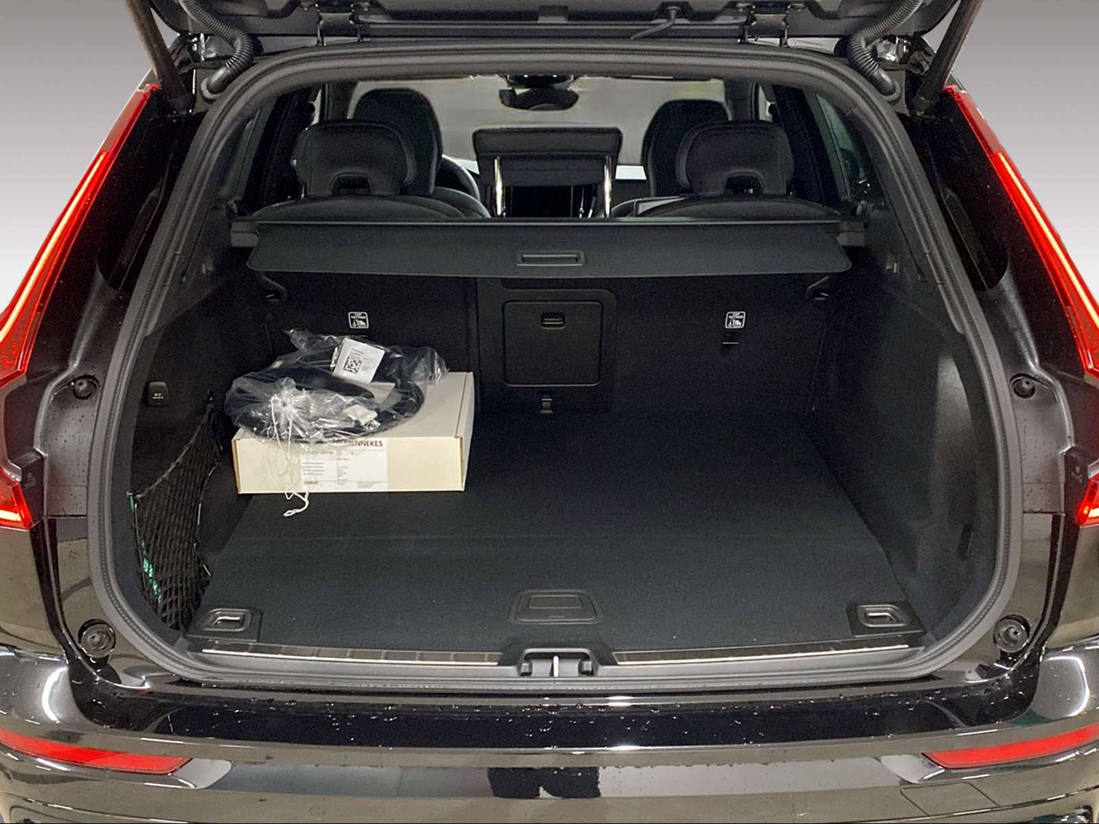 VOLVO XC60 2.0 T8 TE Black Edition eAWD-image-17
