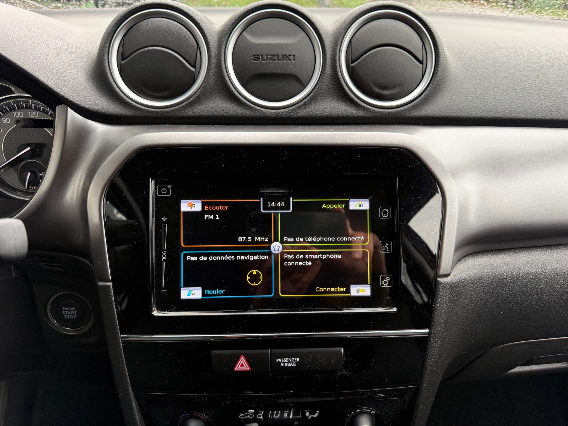 SUZUKI Vitara 1.5 Hybrid Compact + 4x4 AGS-image-13