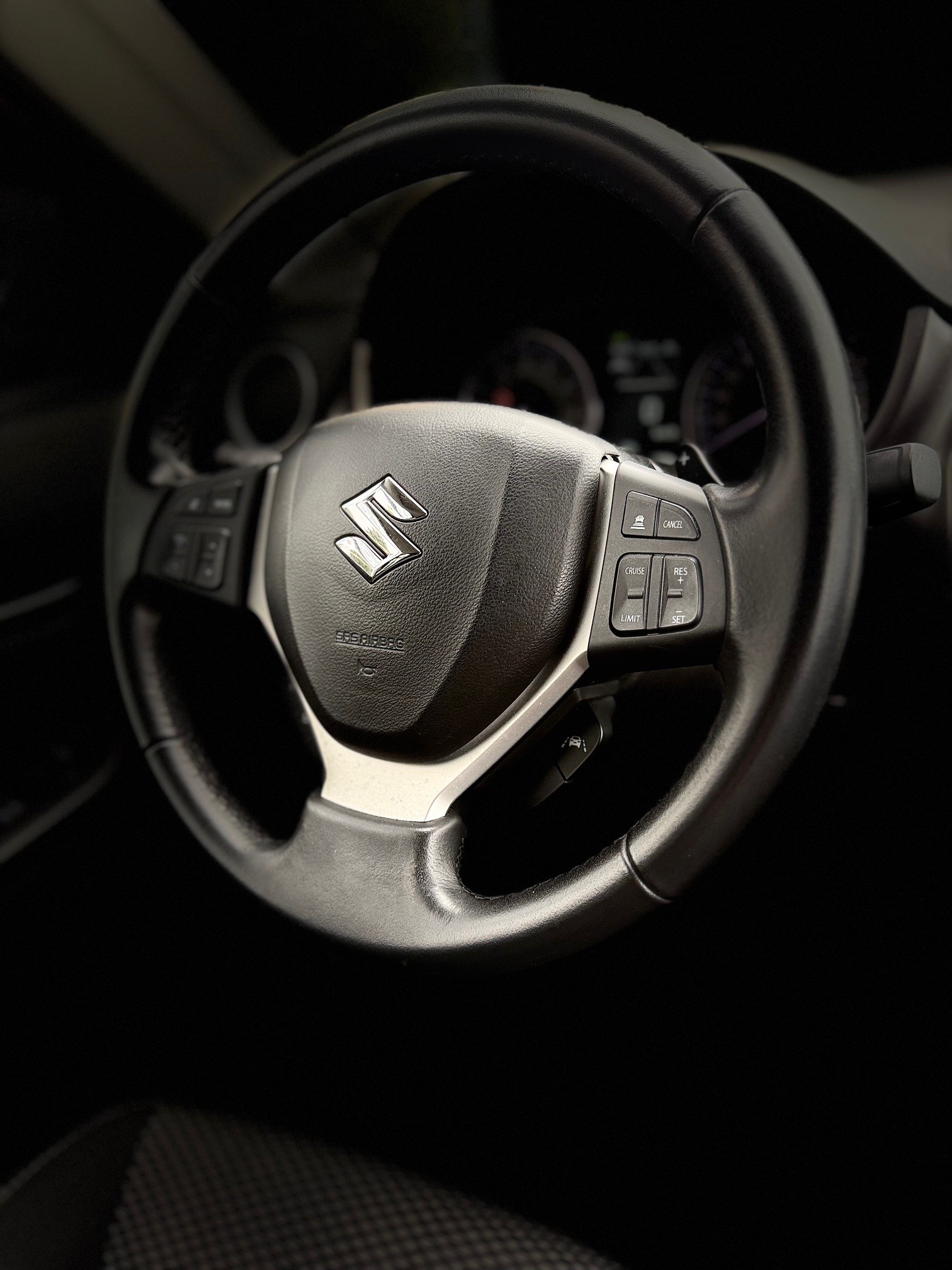 SUZUKI Vitara 1.5 Hybrid Compact + 4x4 AGS-image-14