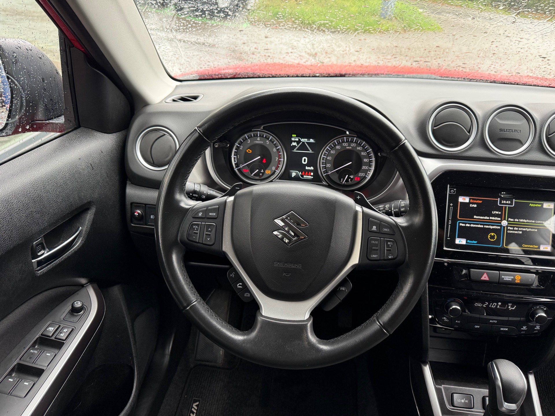 SUZUKI Vitara 1.5 Hybrid Compact + 4x4 AGS-image-11