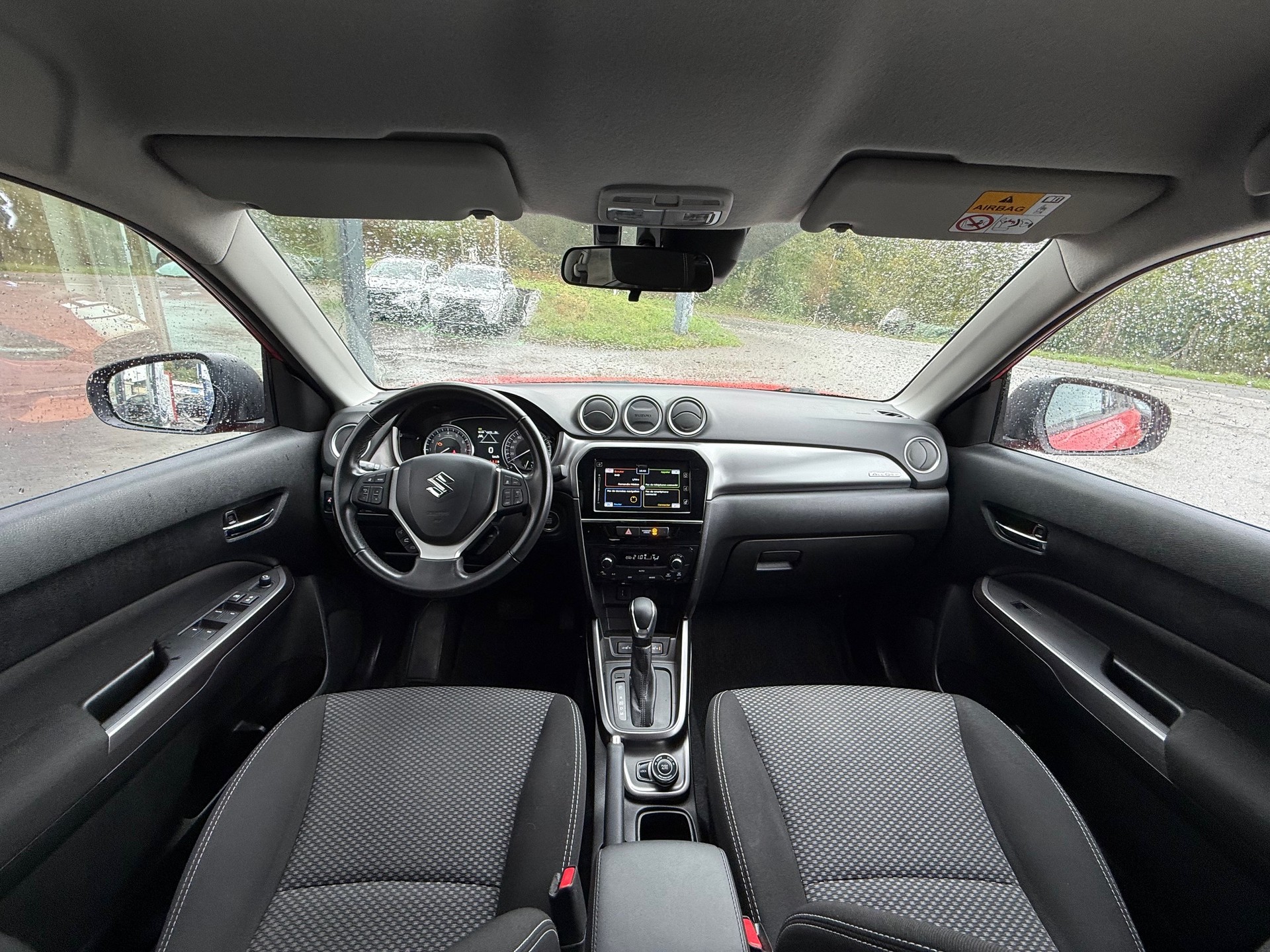 SUZUKI Vitara 1.5 Hybrid Compact + 4x4 AGS-image-10