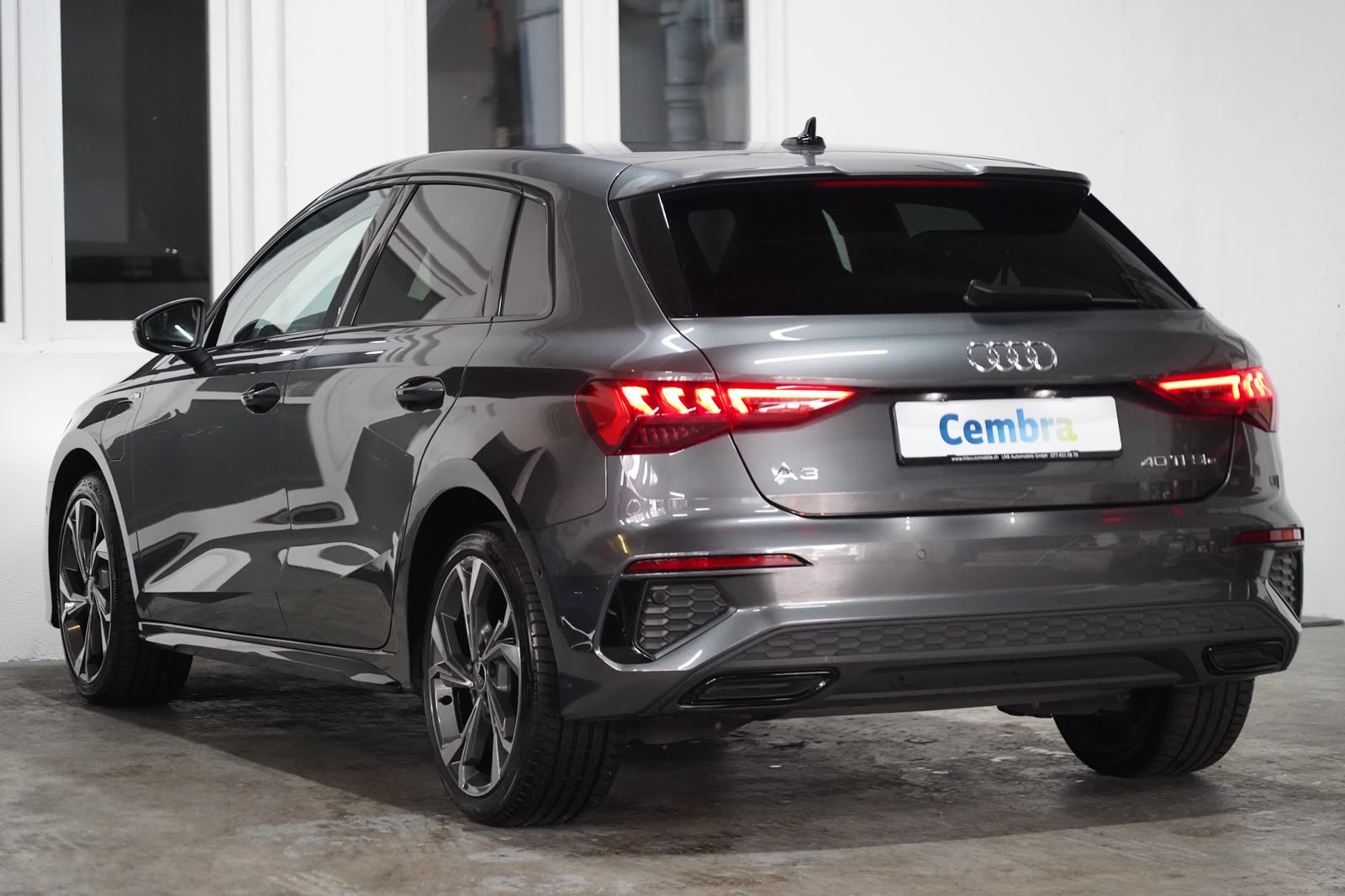 AUDI A3 Sportback 40 TFSI e S line S-tronic-image-5