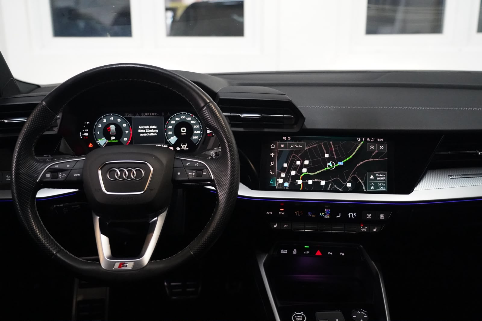 AUDI A3 Sportback 40 TFSI e S line S-tronic-image-23