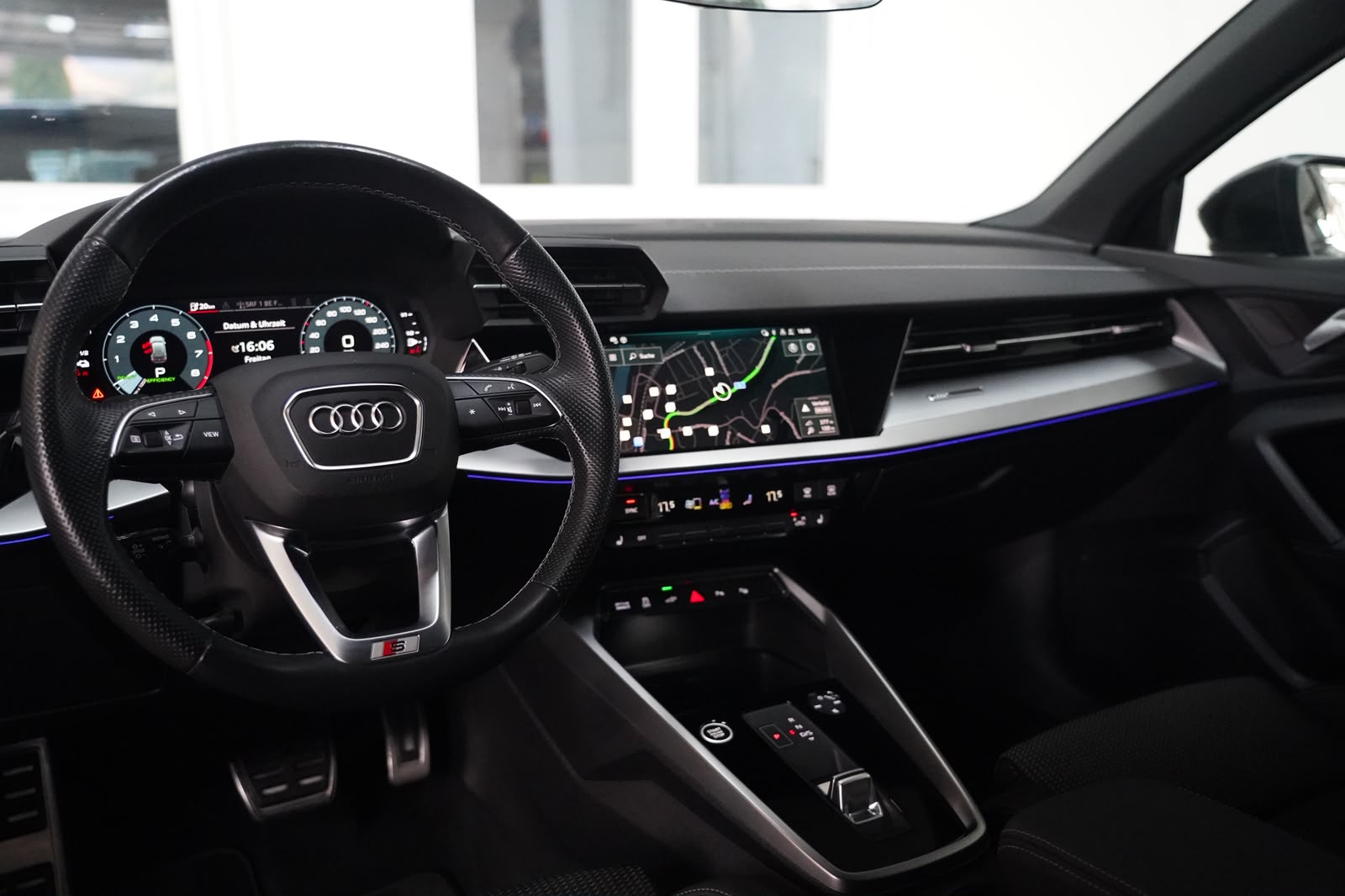 AUDI A3 Sportback 40 TFSI e S line S-tronic-image-14