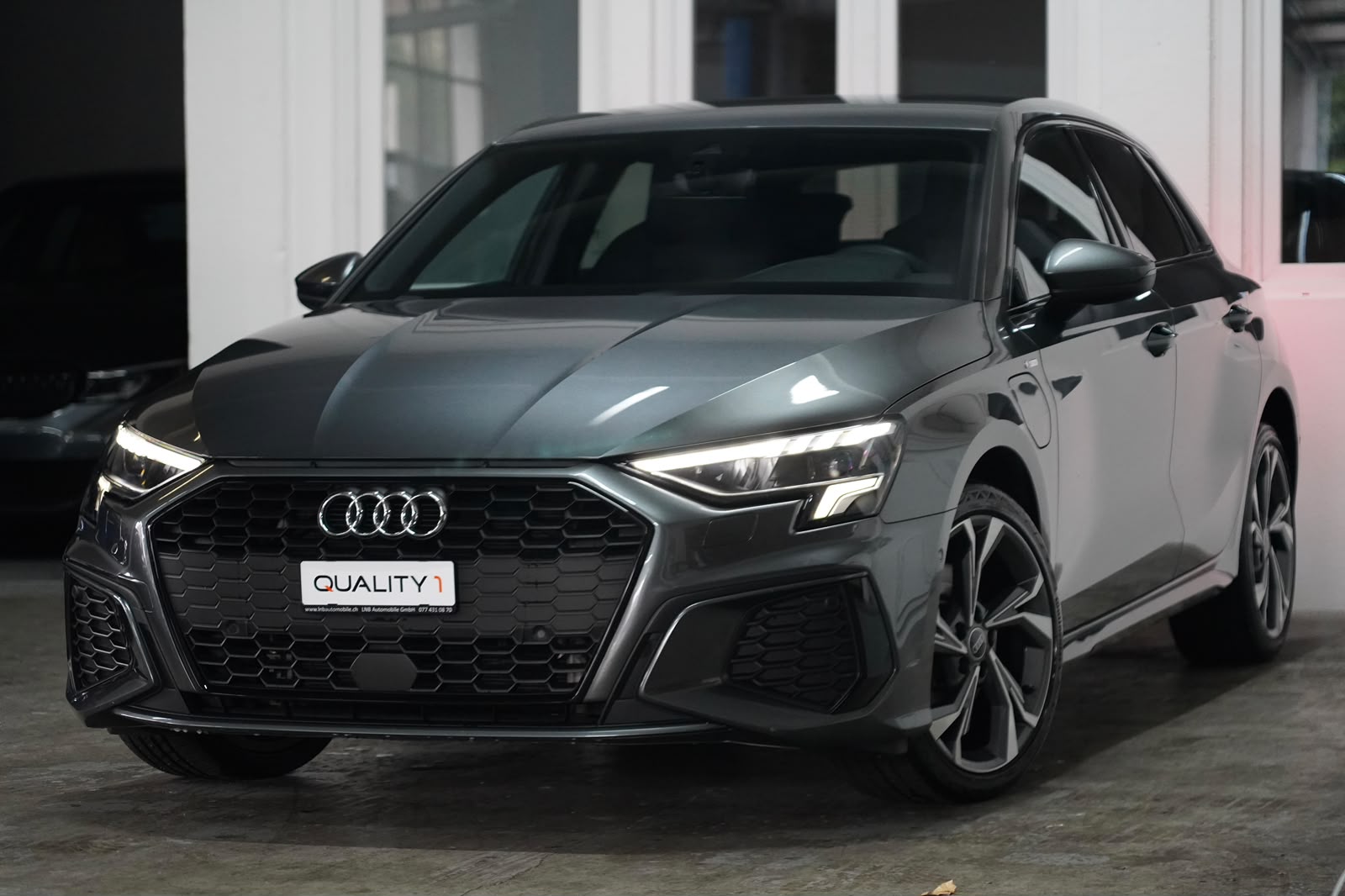 AUDI A3 Sportback 40 TFSI e S line S-tronic-image-3