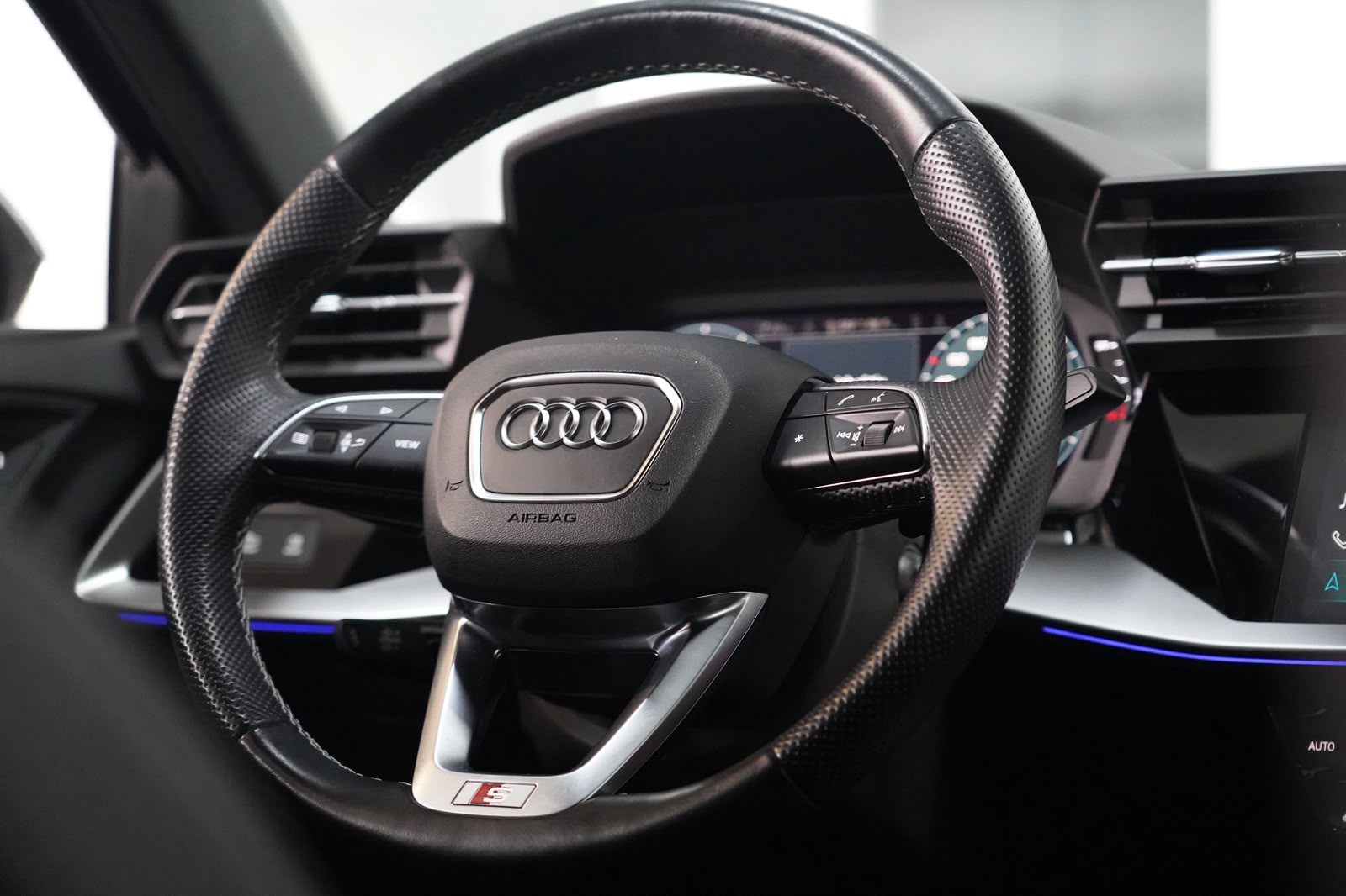 AUDI A3 Sportback 40 TFSI e S line S-tronic-image-21