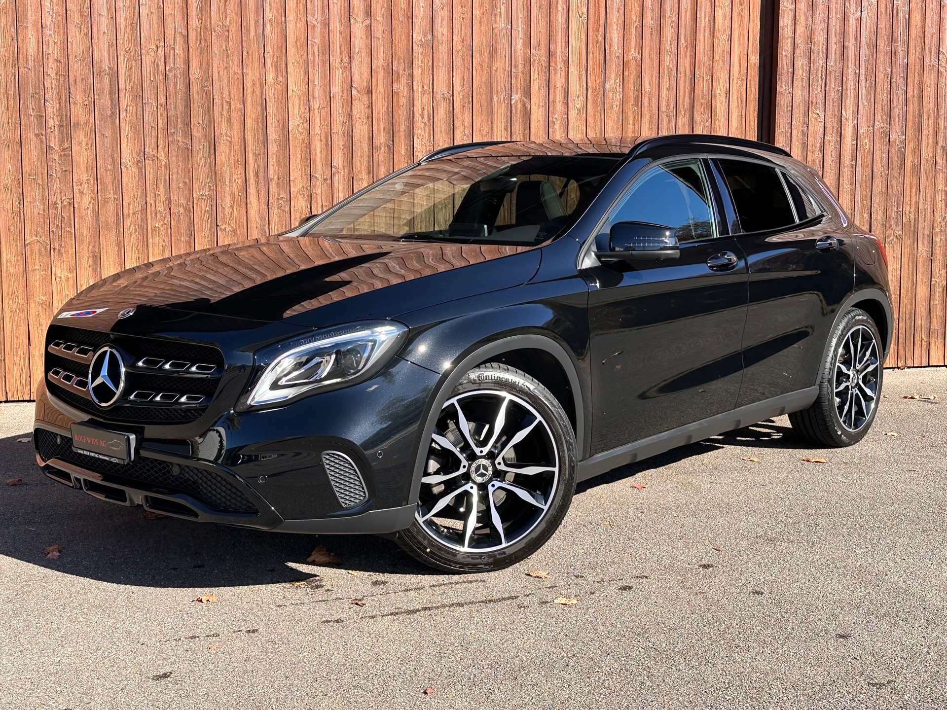 MERCEDES-BENZ GLA 200 Night Star 7G-DCT-image-3
