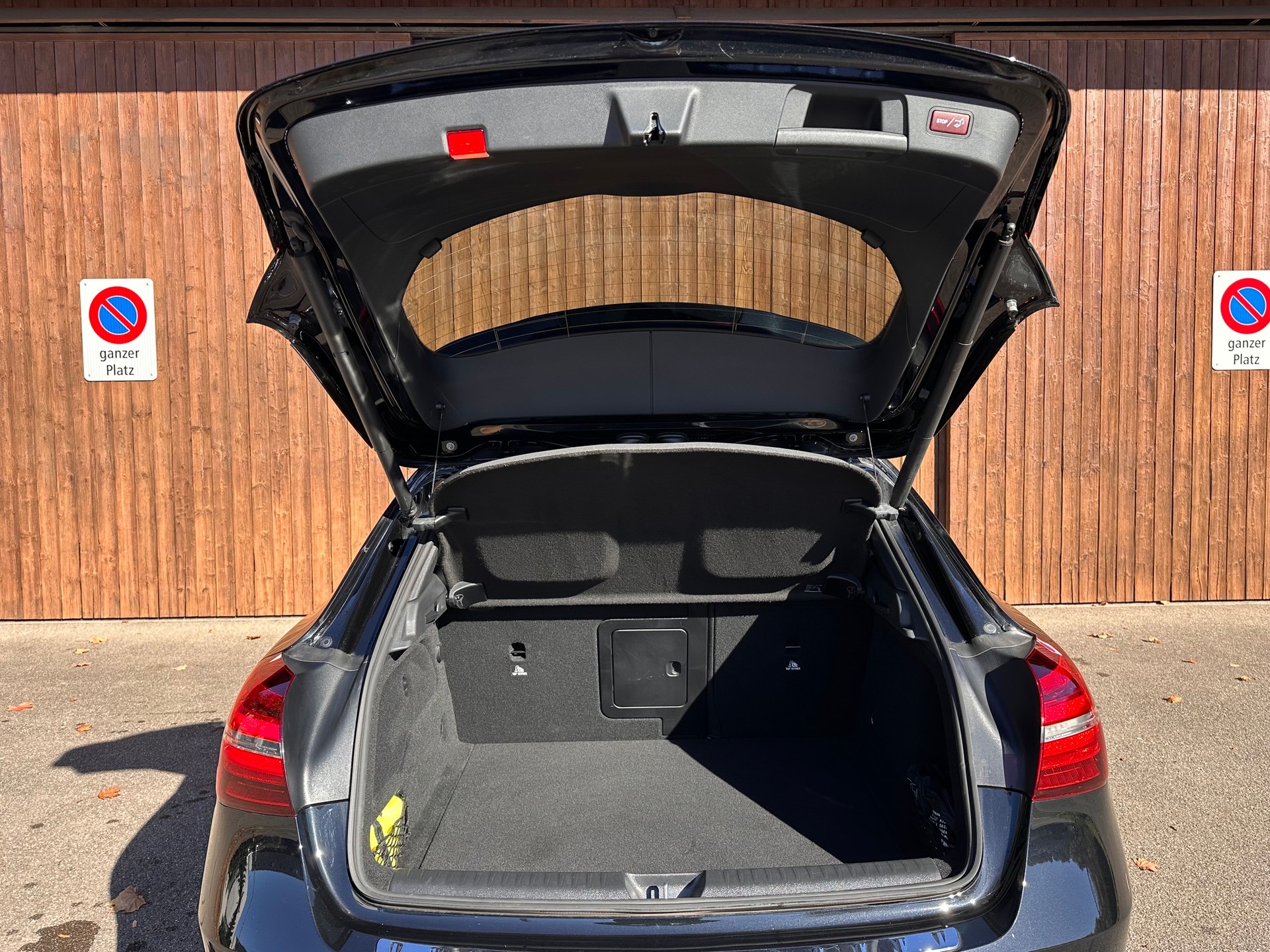 MERCEDES-BENZ GLA 200 Night Star 7G-DCT-image-12