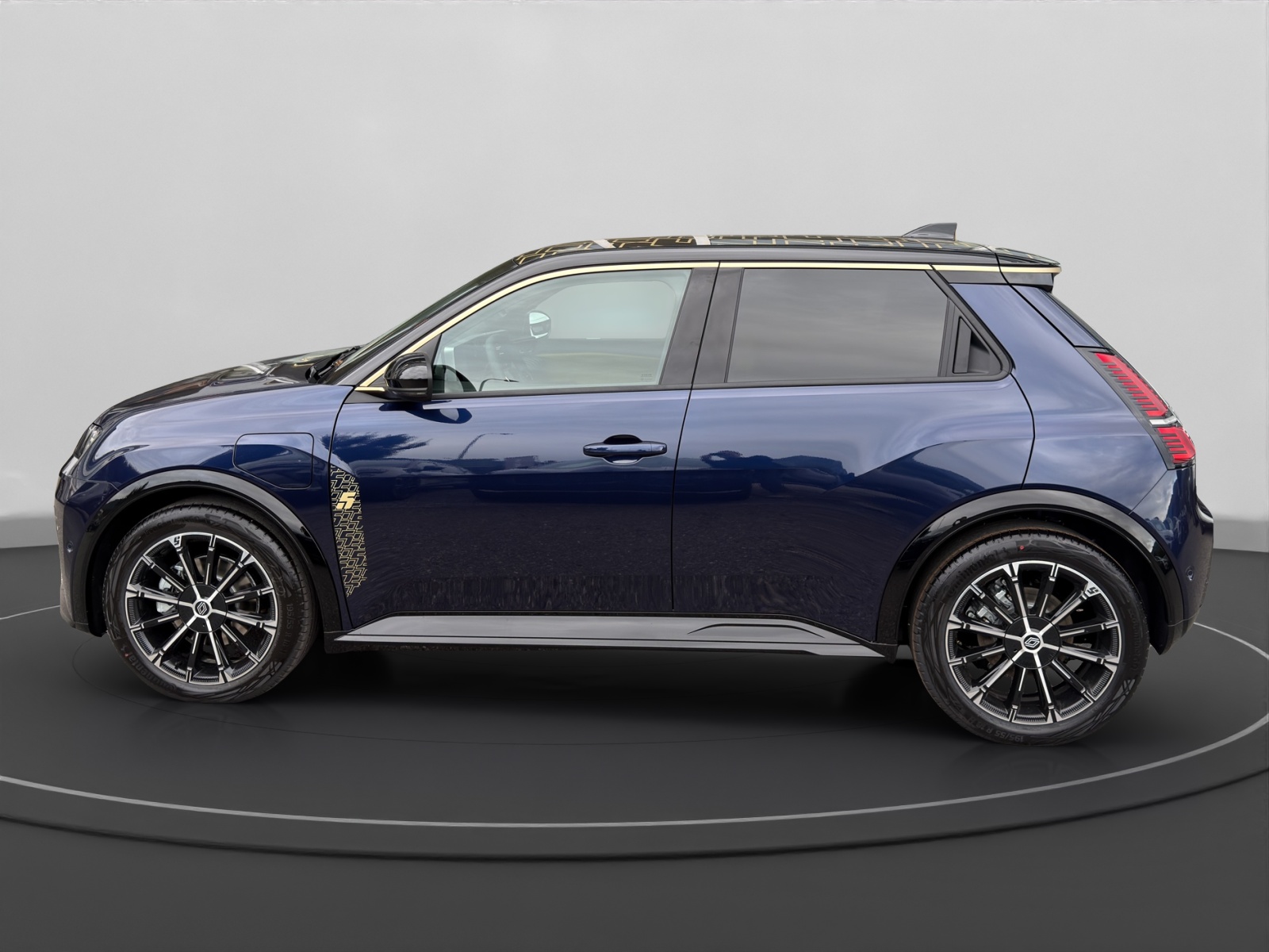 RENAULT R5 E-Tech Comfort Range iconic five-image-1