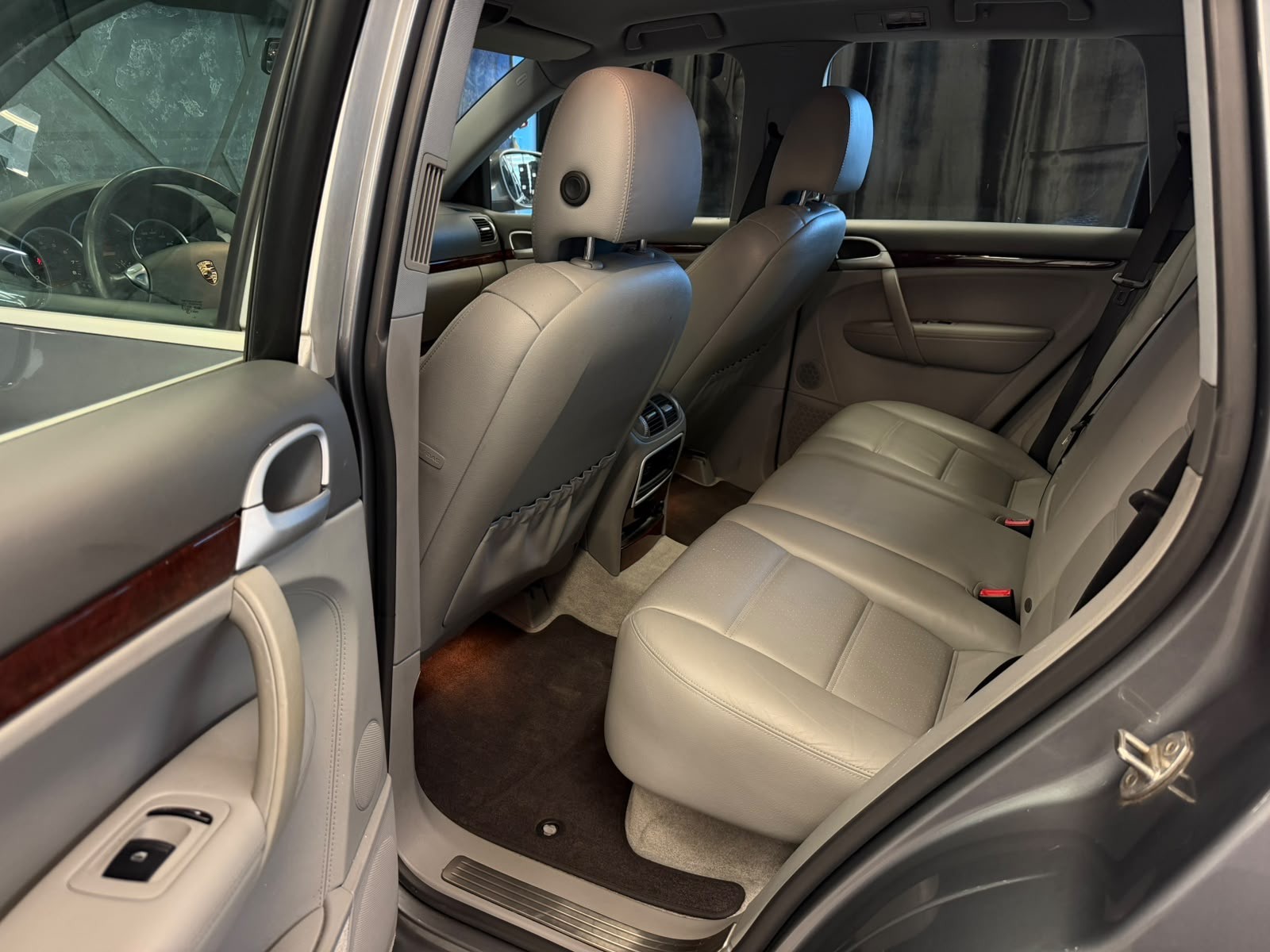 PORSCHE Cayenne S-image-11