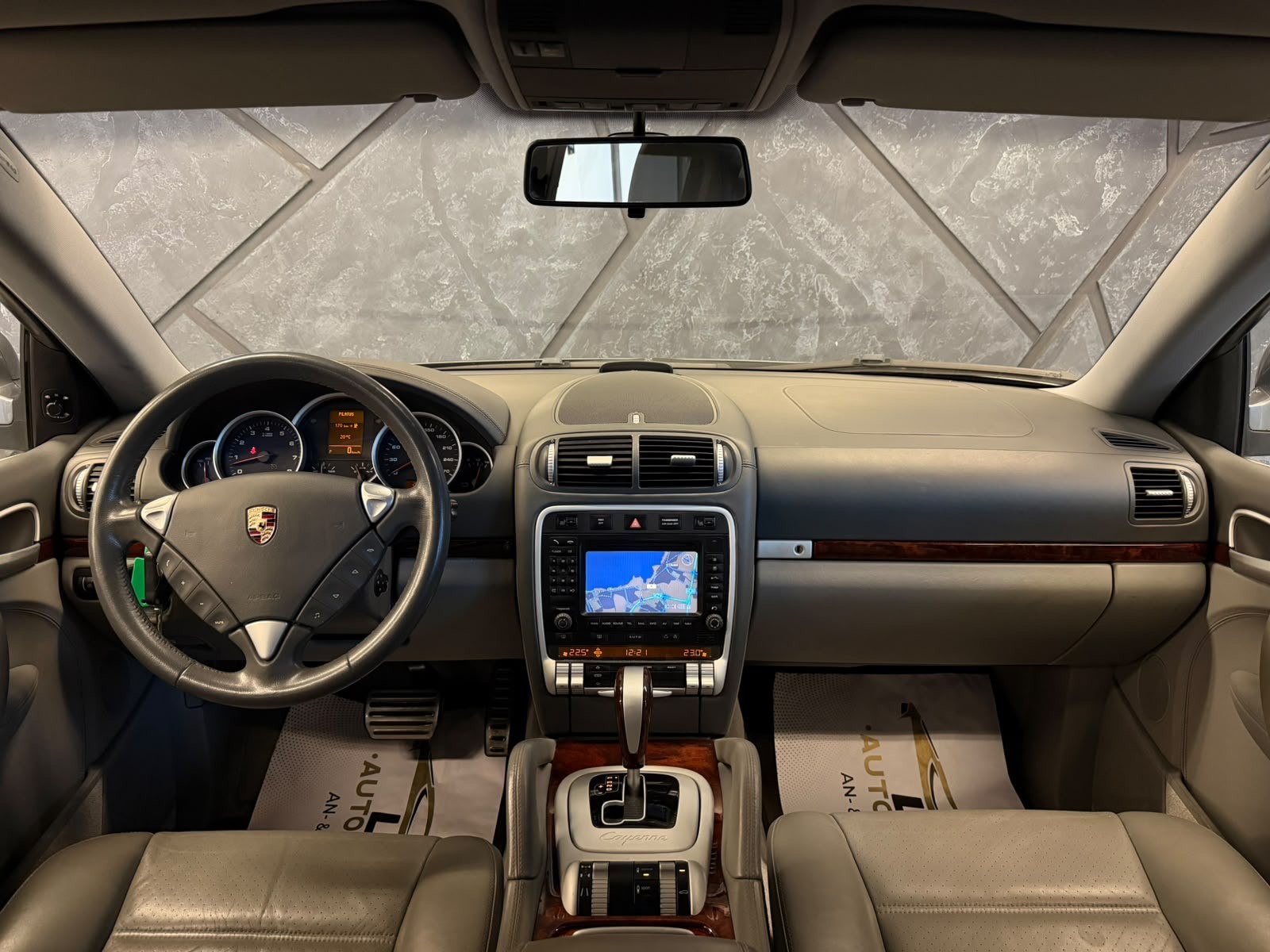 PORSCHE Cayenne S-image-8
