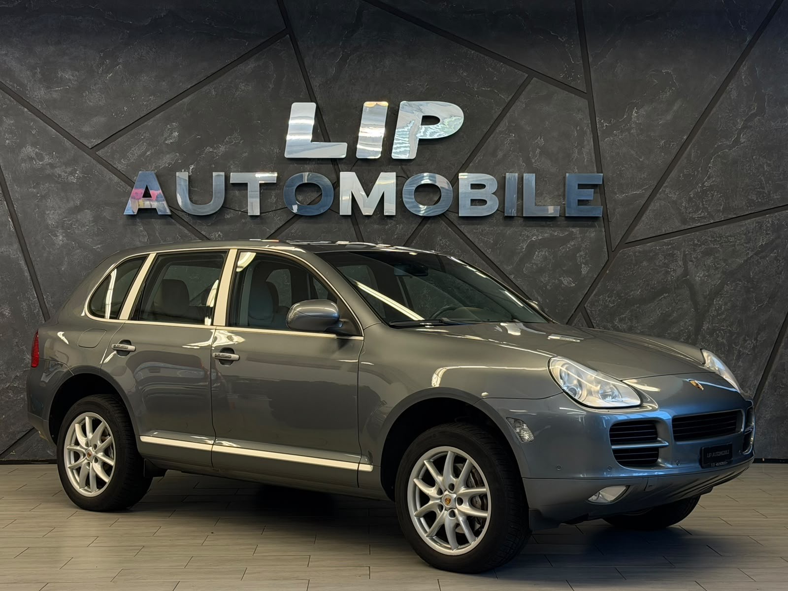PORSCHE Cayenne S-showroom-element-2