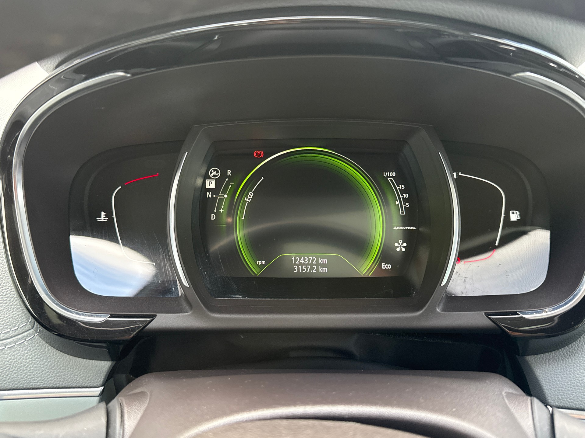 RENAULT Espace 1.6 dCi Initiale Paris EDC-image-8