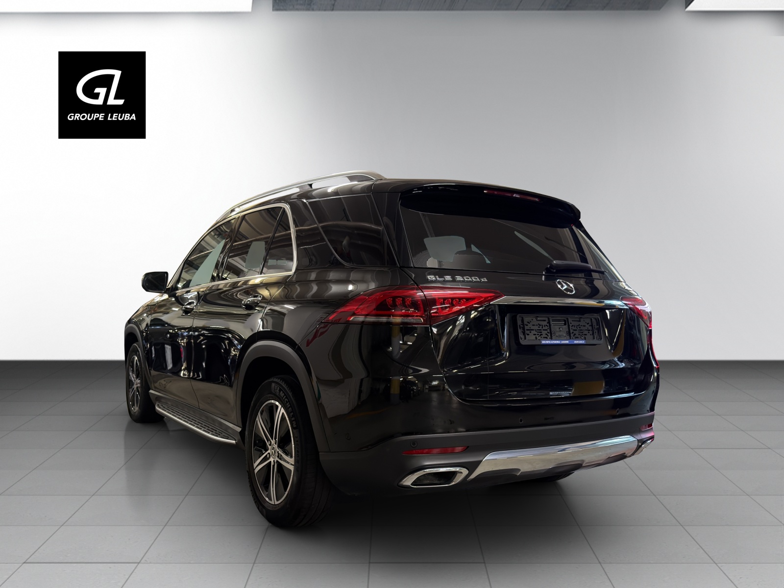 MERCEDES-BENZ GLE 300 d 4Matic 9G-Tronic-showroom-element-3