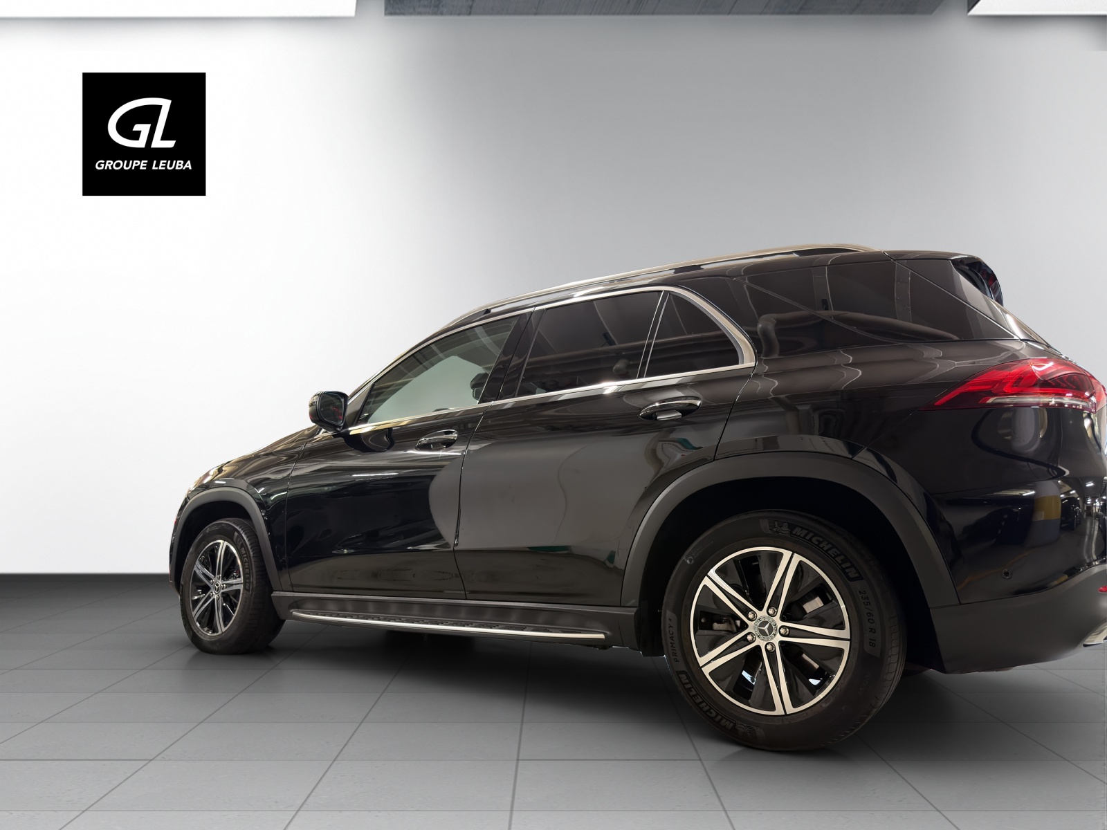 MERCEDES-BENZ GLE 300 d 4Matic 9G-Tronic-showroom-element-2