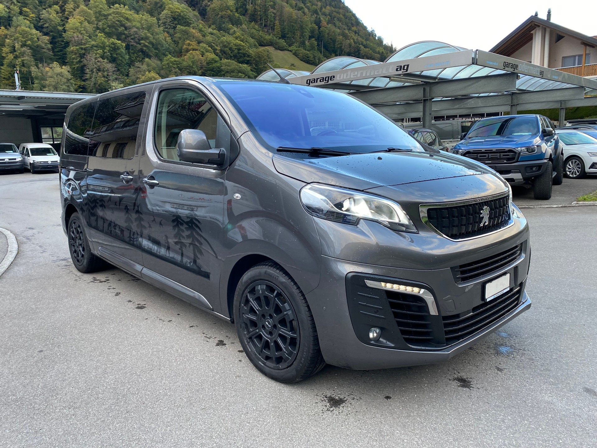 PEUGEOT Traveller 2.0 BlueHDi Business VIP Standard EAT-image-13