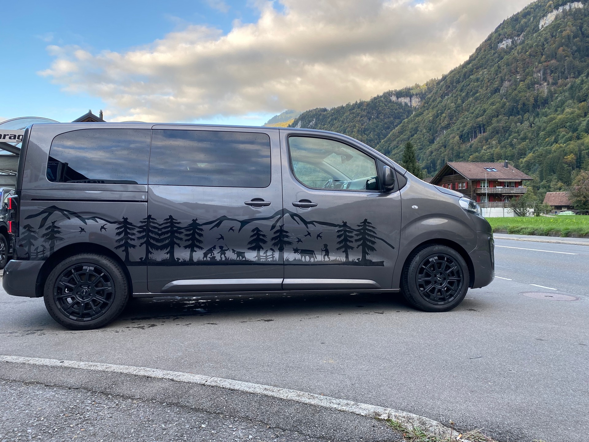 PEUGEOT Traveller 2.0 BlueHDi Business VIP Standard EAT-image-15